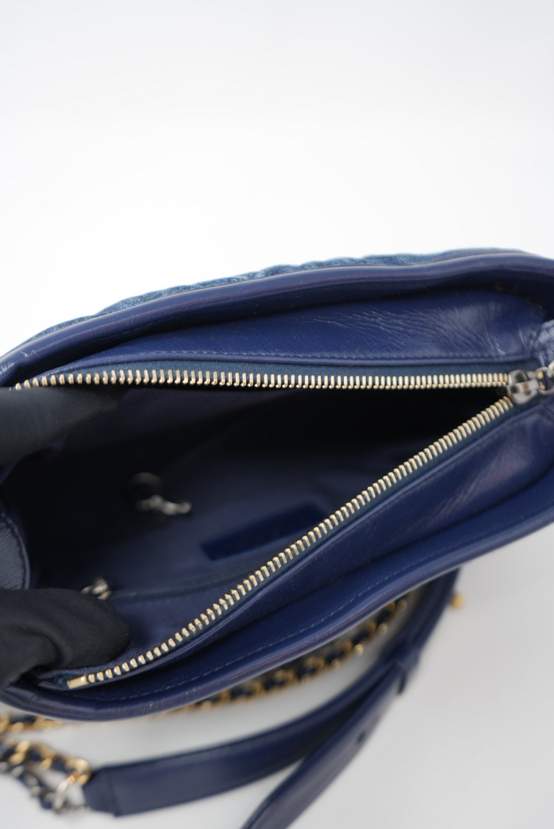Pre-owned Chanel 2020 Gabrielle Denim Hobo Small