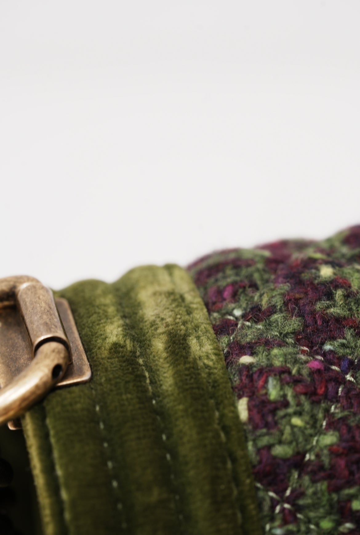 Pre-Owned Chanel Velvet Tweed Medium Boy Flap