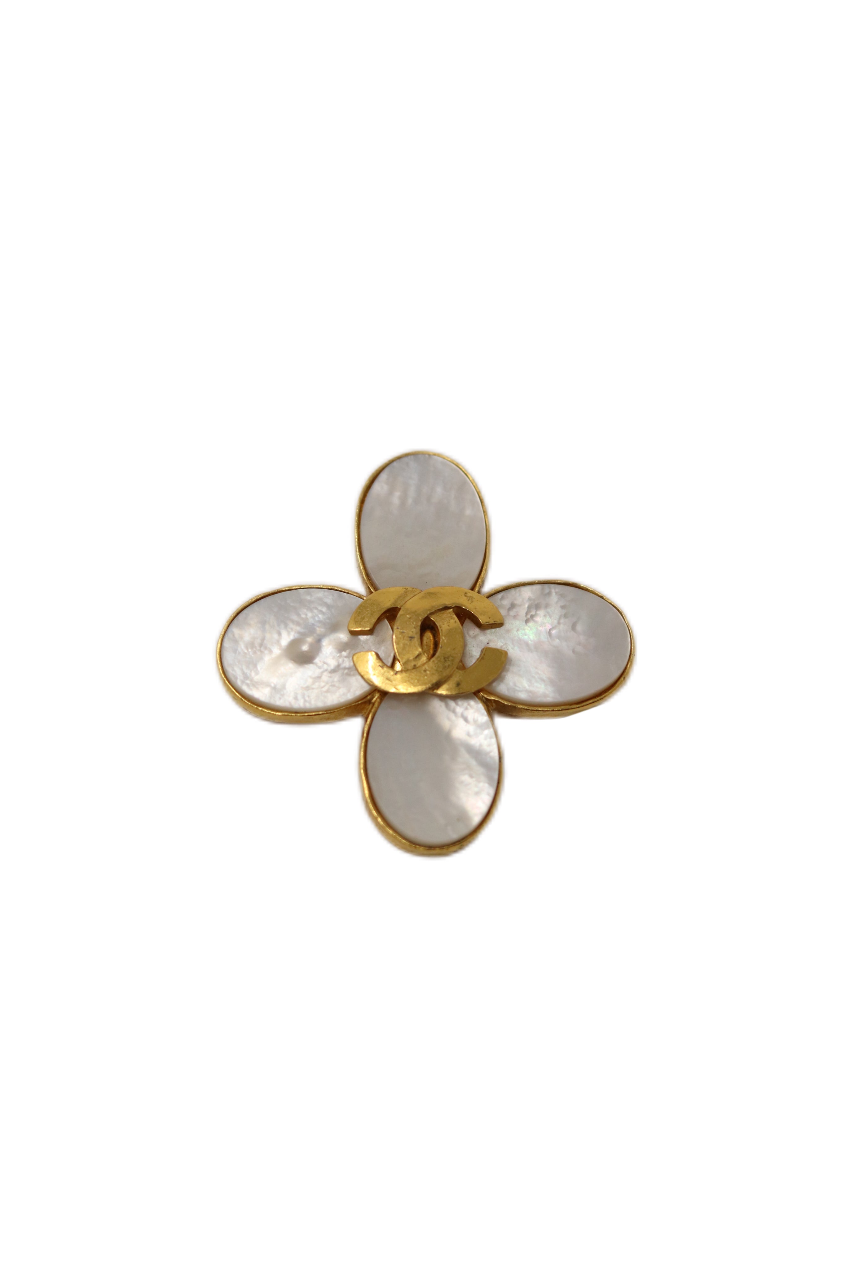Pre-Owned Chanel 1995 Mother Of Pearl CC Brooch