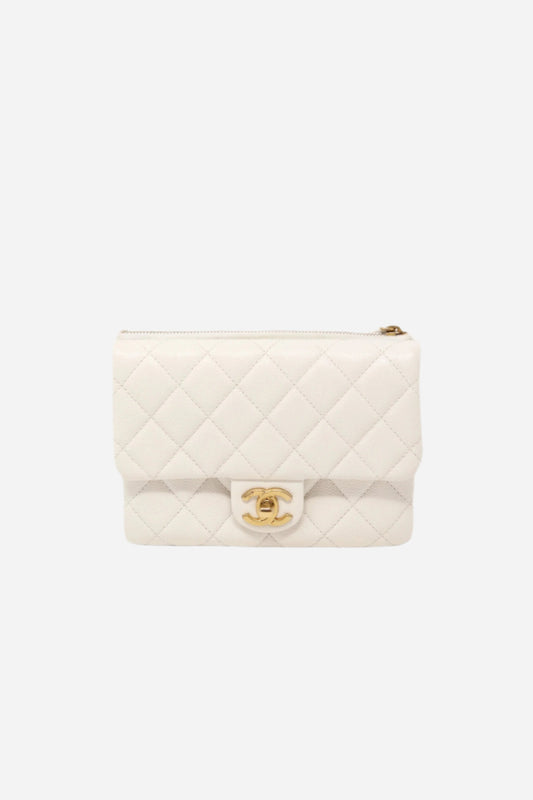 Pre-Owned Chanel 2022 White Caviar Logo Belt Bag