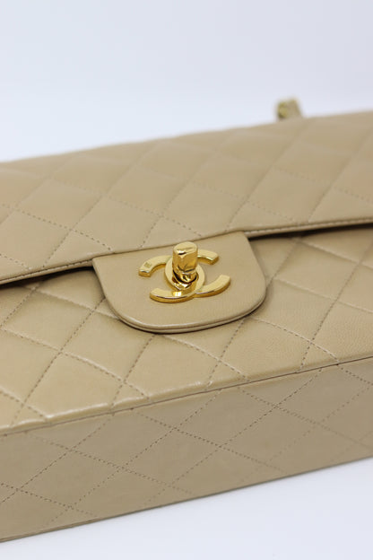 Pre-Owned CHANEL Beige Lambskin Classic Double Flap Small