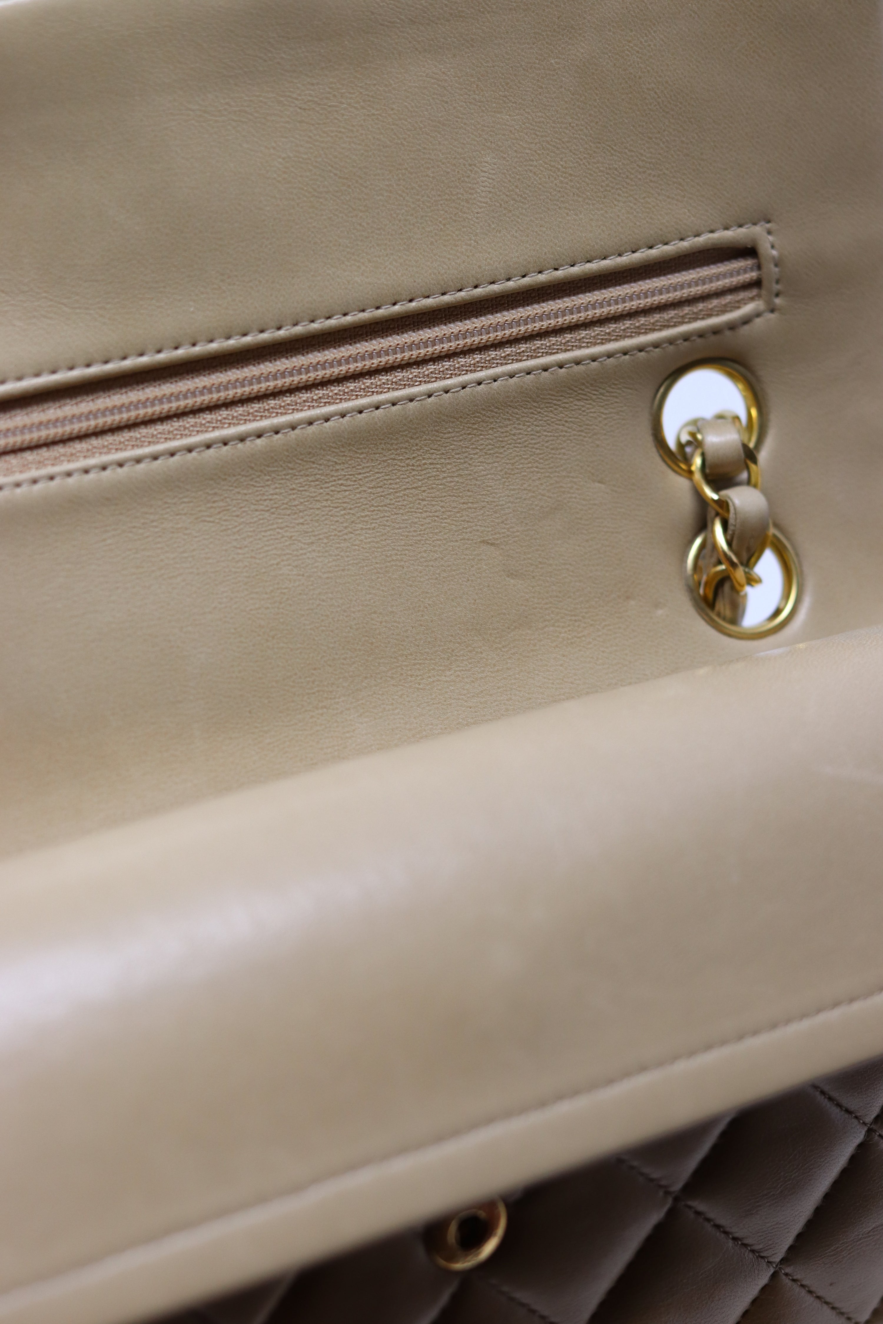 Pre-Owned CHANEL Beige Lambskin Classic Double Flap Small