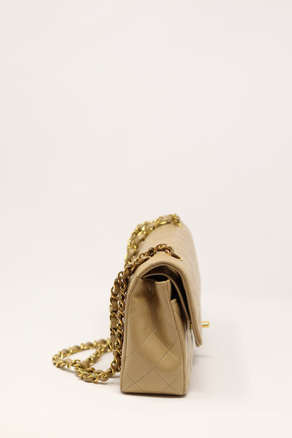 Pre-Owned CHANEL Beige Lambskin Classic Double Flap Small