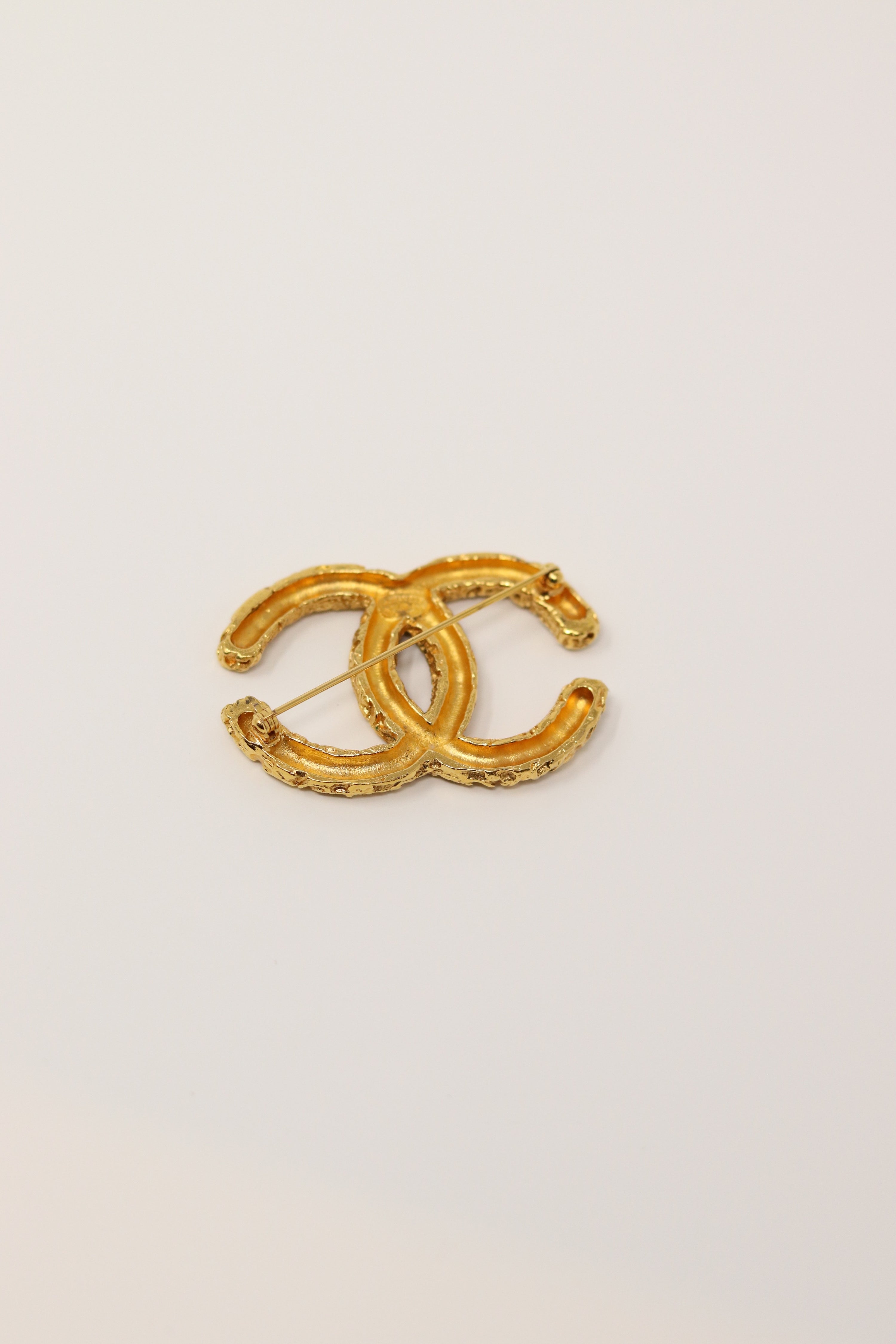 Pre-Owned CHANEL 1993 Florentine CC Brooch