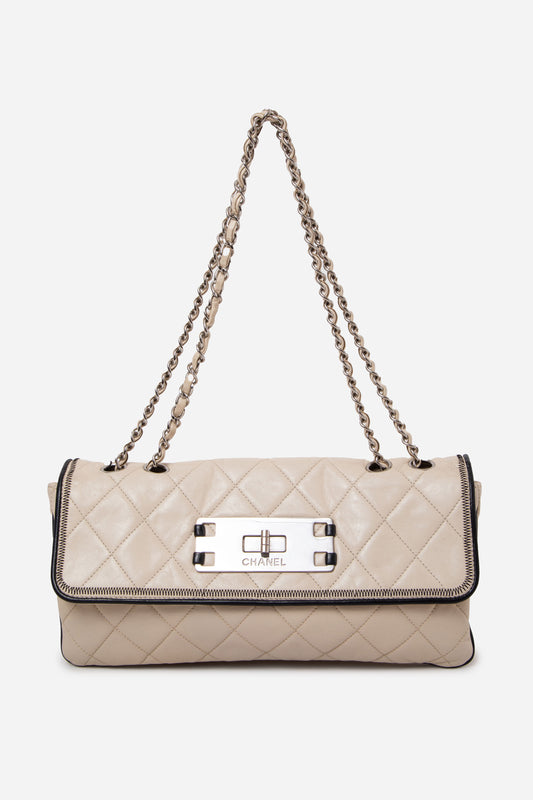 Pre-Owned Chanel 2008-2009 East West Mademoiselle Flap Bag Cream