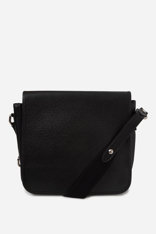 Louis Vuitton 2007 Black Taiga Andrei Messenger Bag