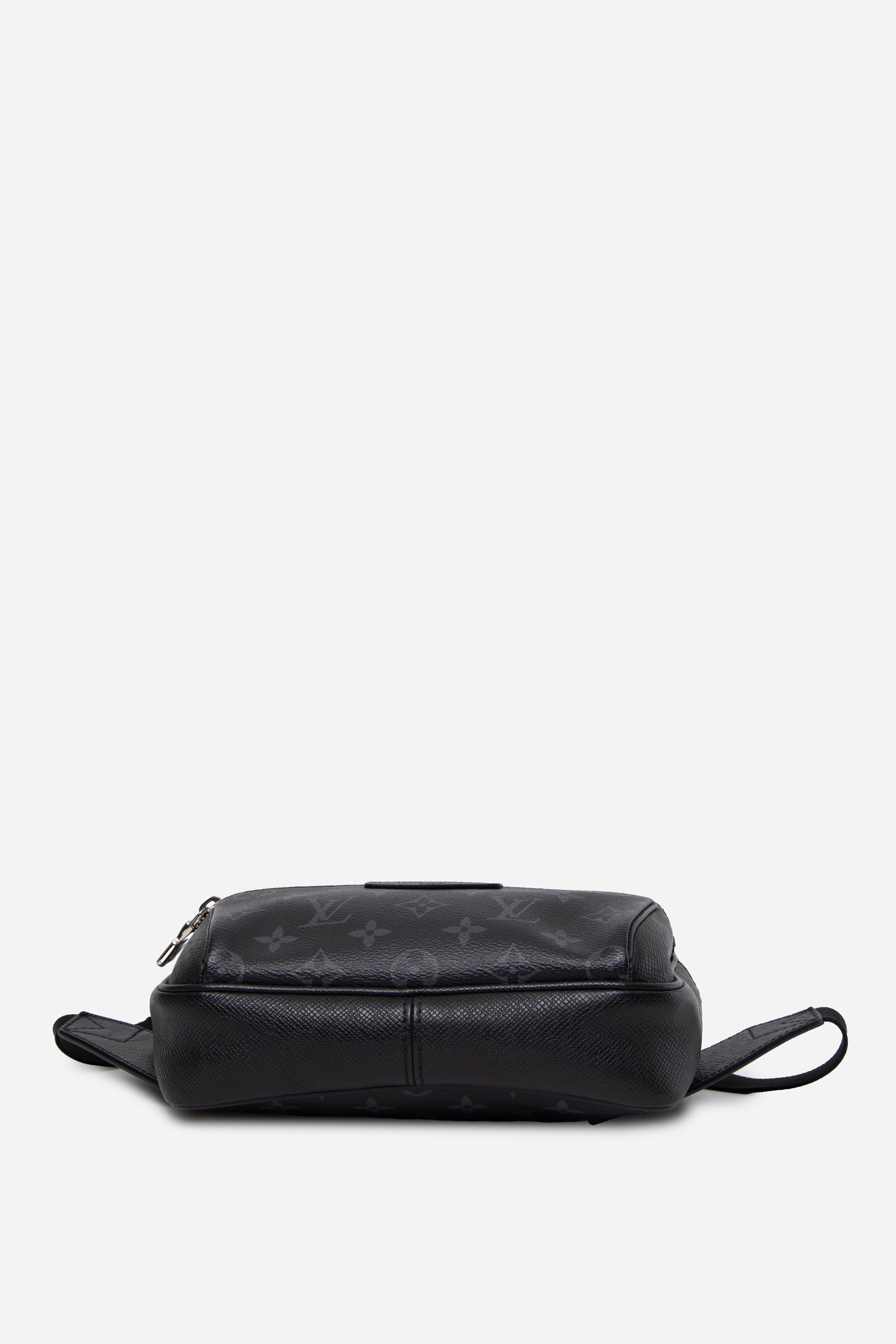 Louis Vuitton 2019 Taiga Monogram Outdoor Bumbag Black