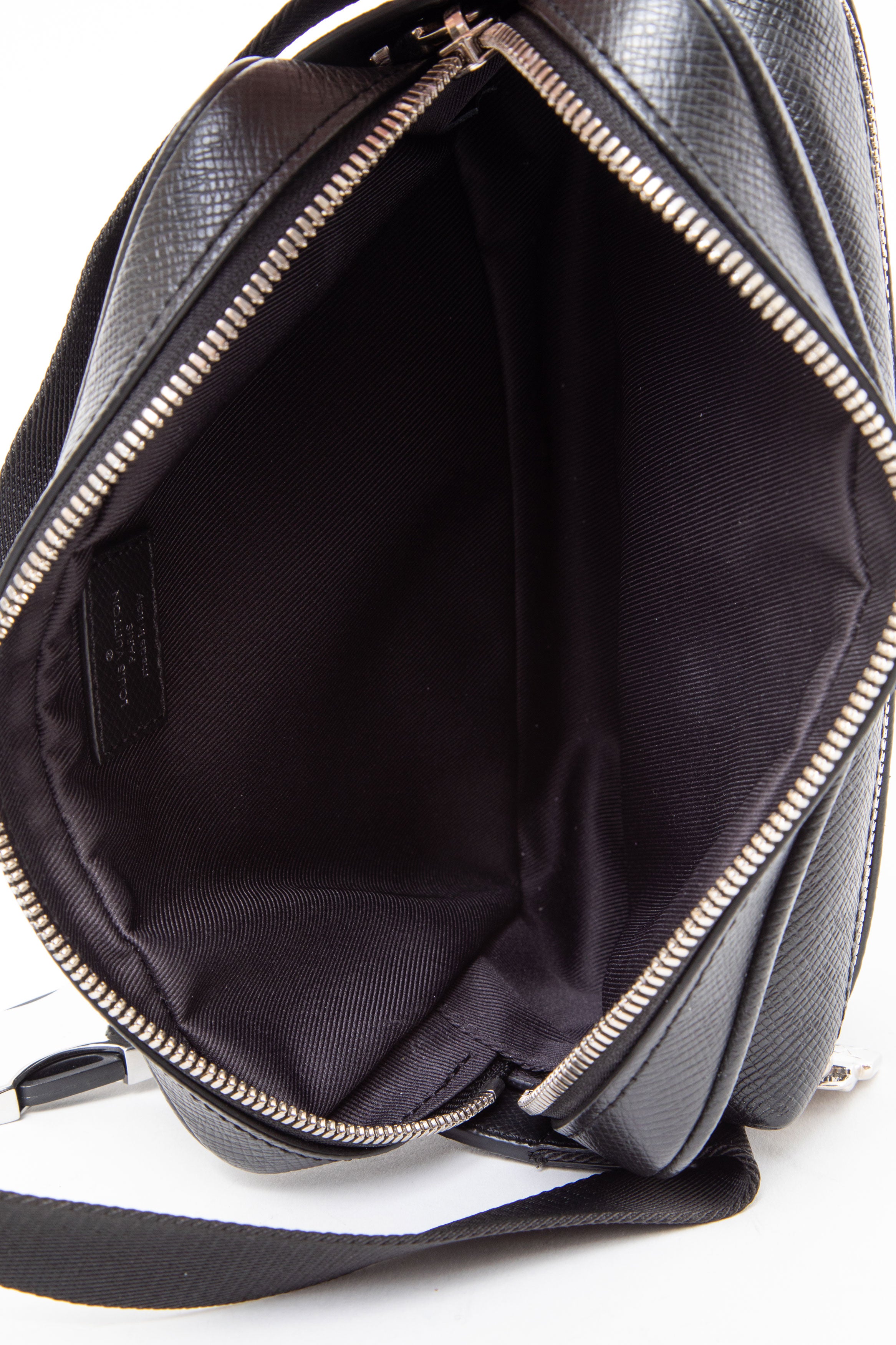 Louis Vuitton 2019 Taiga Monogram Outdoor Bumbag Black