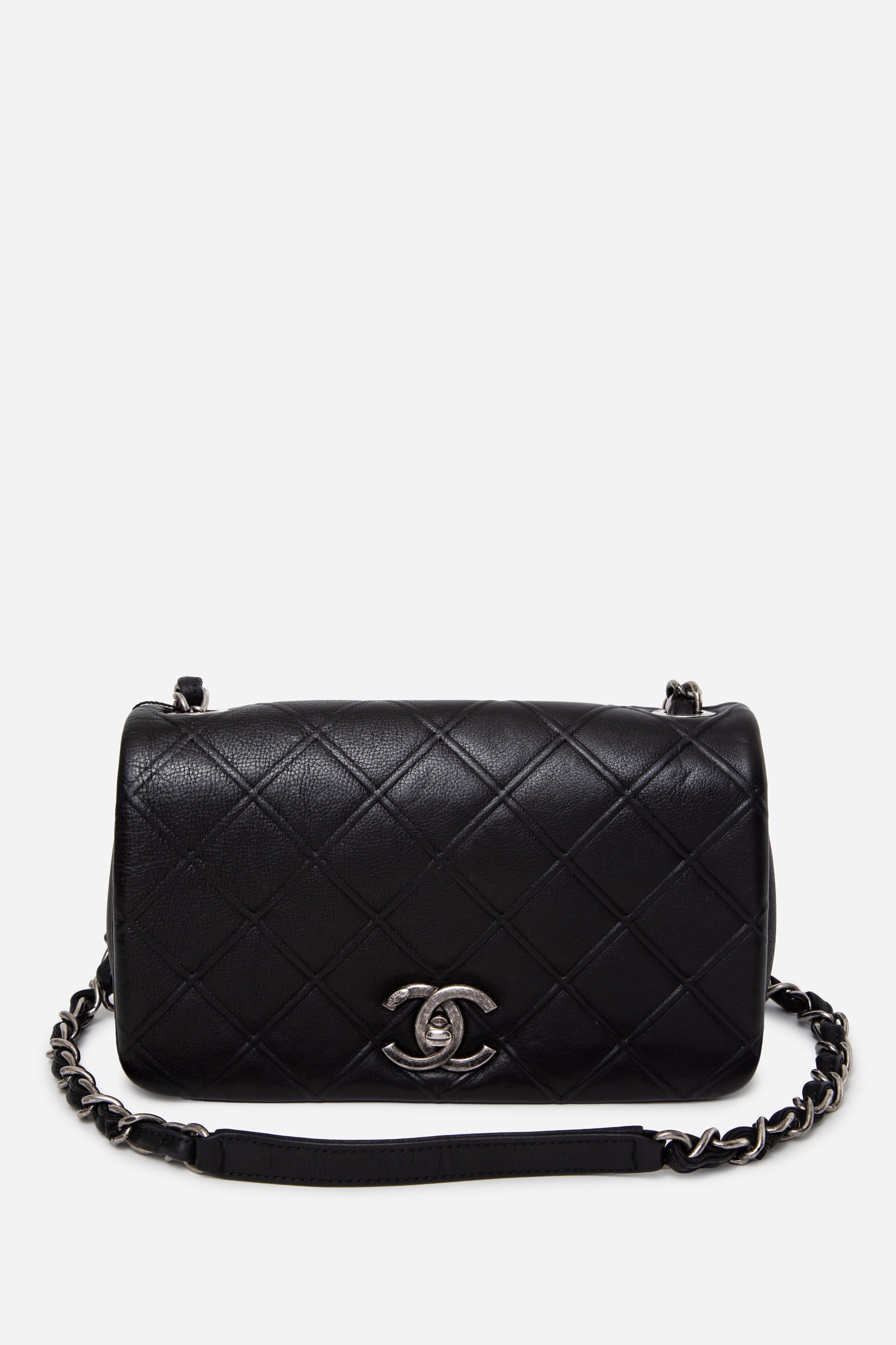 Pre-Owne Chanel Small 2014 Calfskin New Chic Flap Bag Black