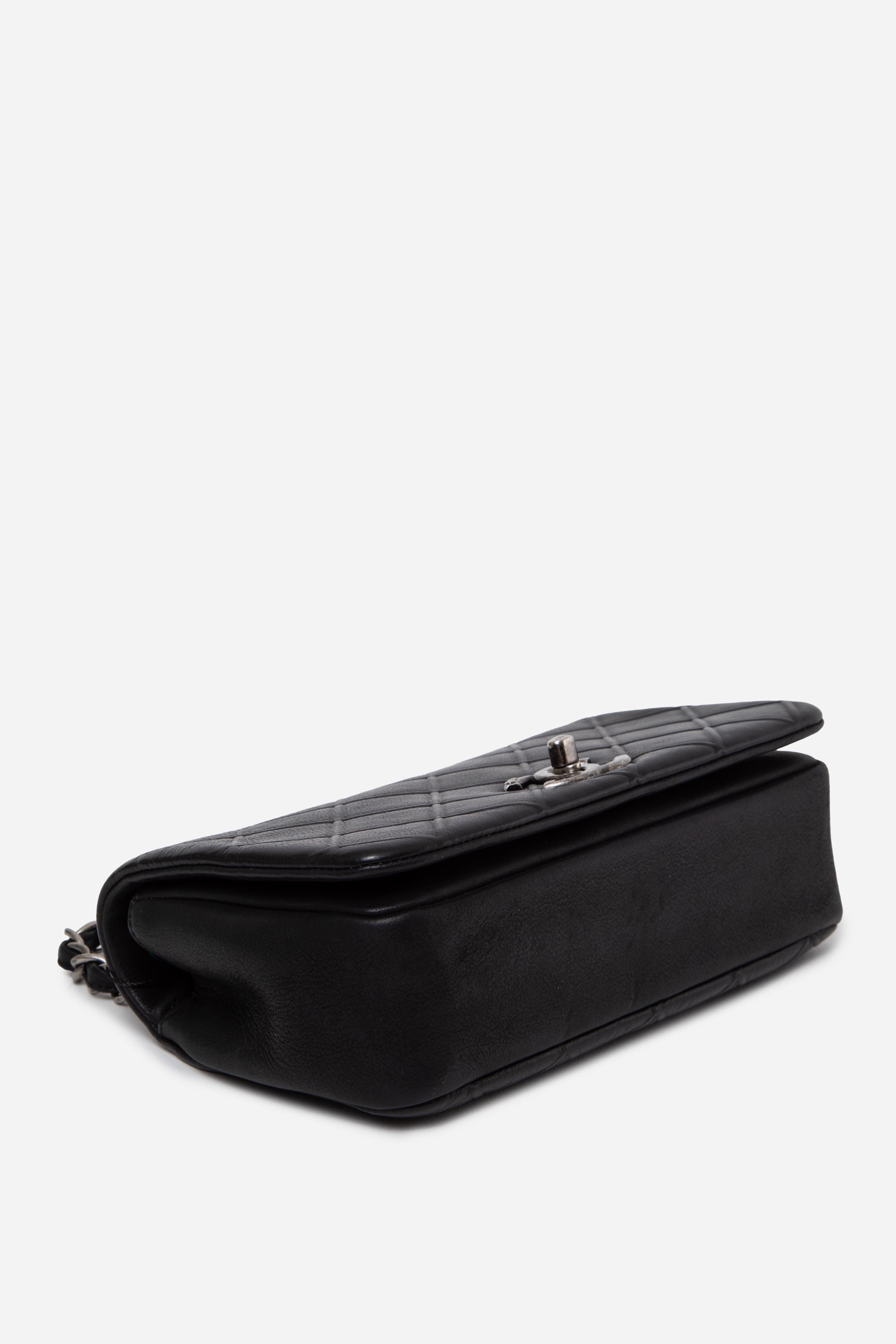 Pre-Owne Chanel Small 2014 Calfskin New Chic Flap Bag Black