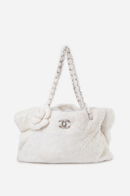 Pre-Owned Chanel 2010 White Quilted Fantasy Fur Camellia Tote