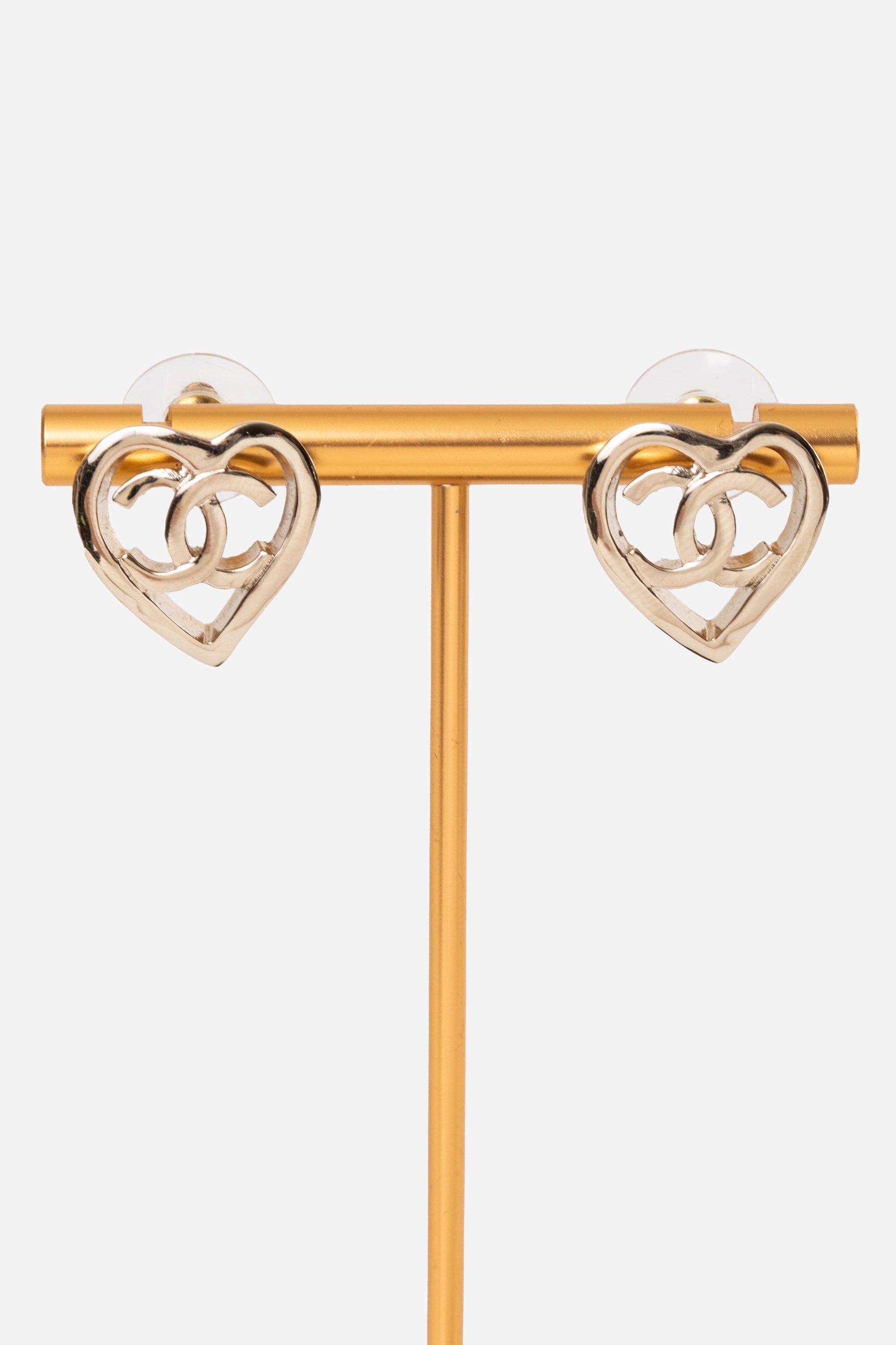 Pre-Owned Chanel 2022 CC Heart Metal Earrings