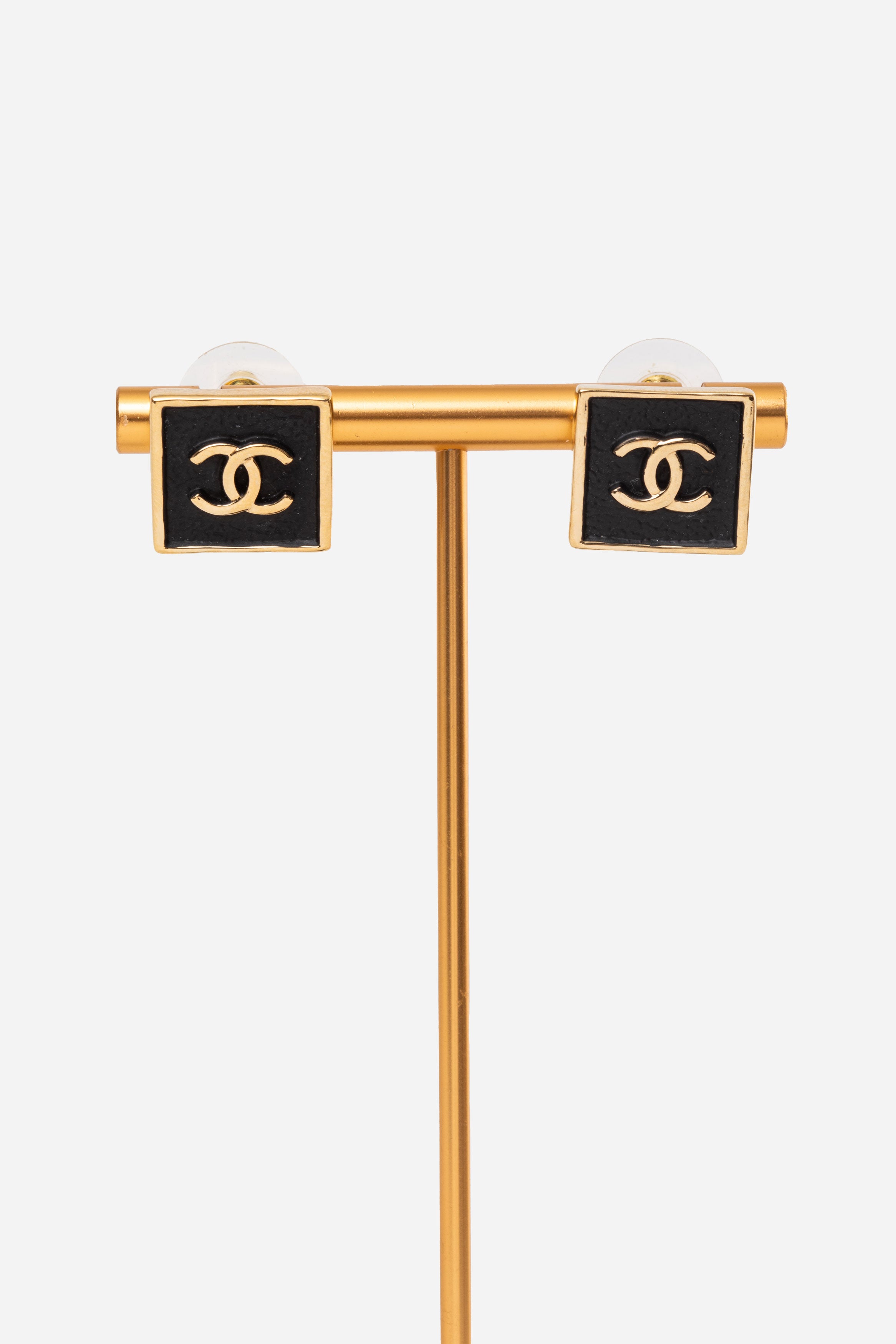 Pre-Owned Chanel 23S Square Black Earrings