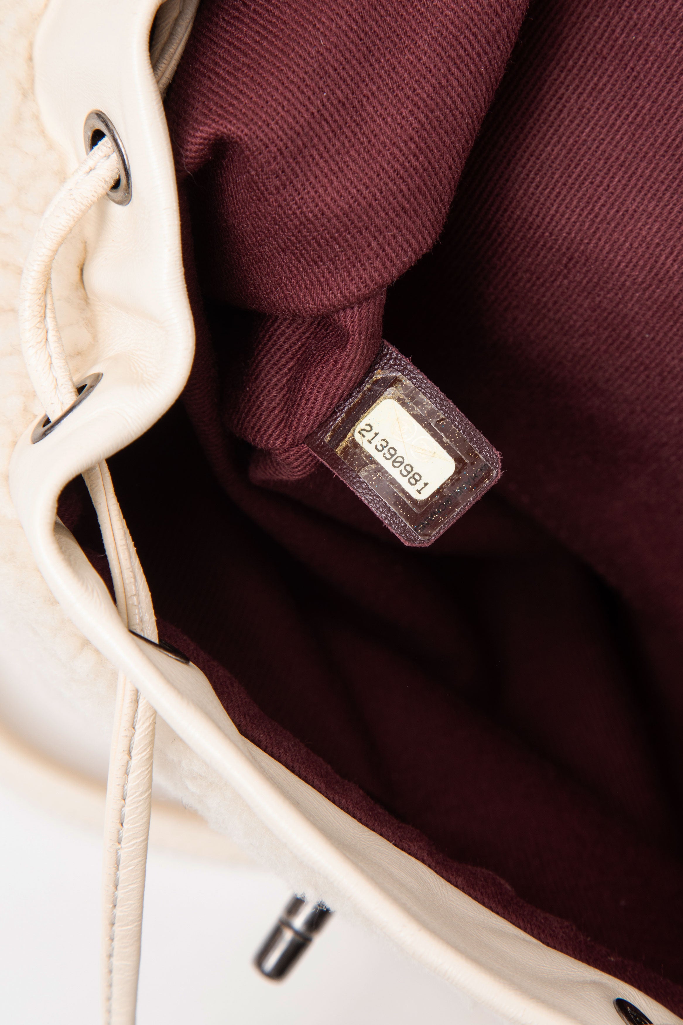 Pre-Owned Chanel 2015–2016 White Shearling/Calf Salzburg Backpack