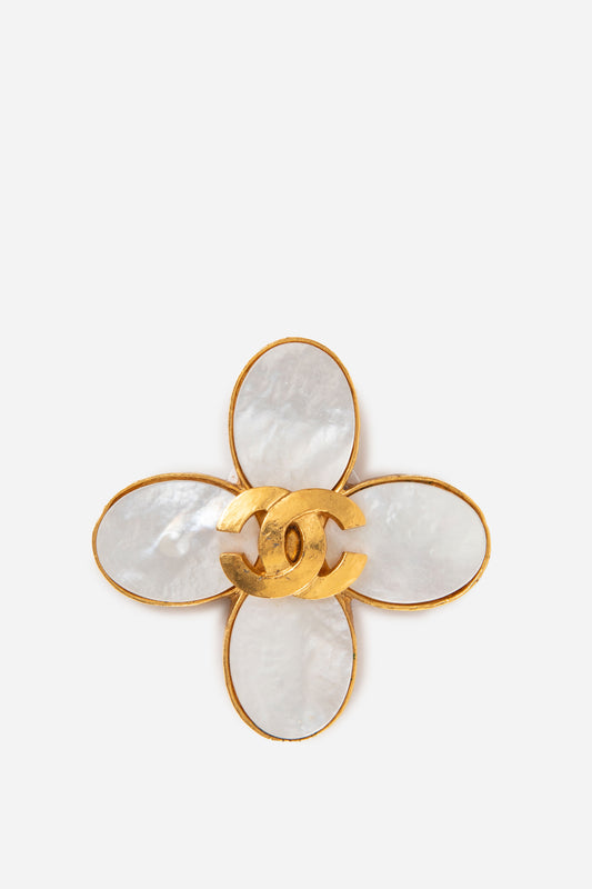 Pre-Owned Chanel 1995 Mother Of Pearl CC Brooch