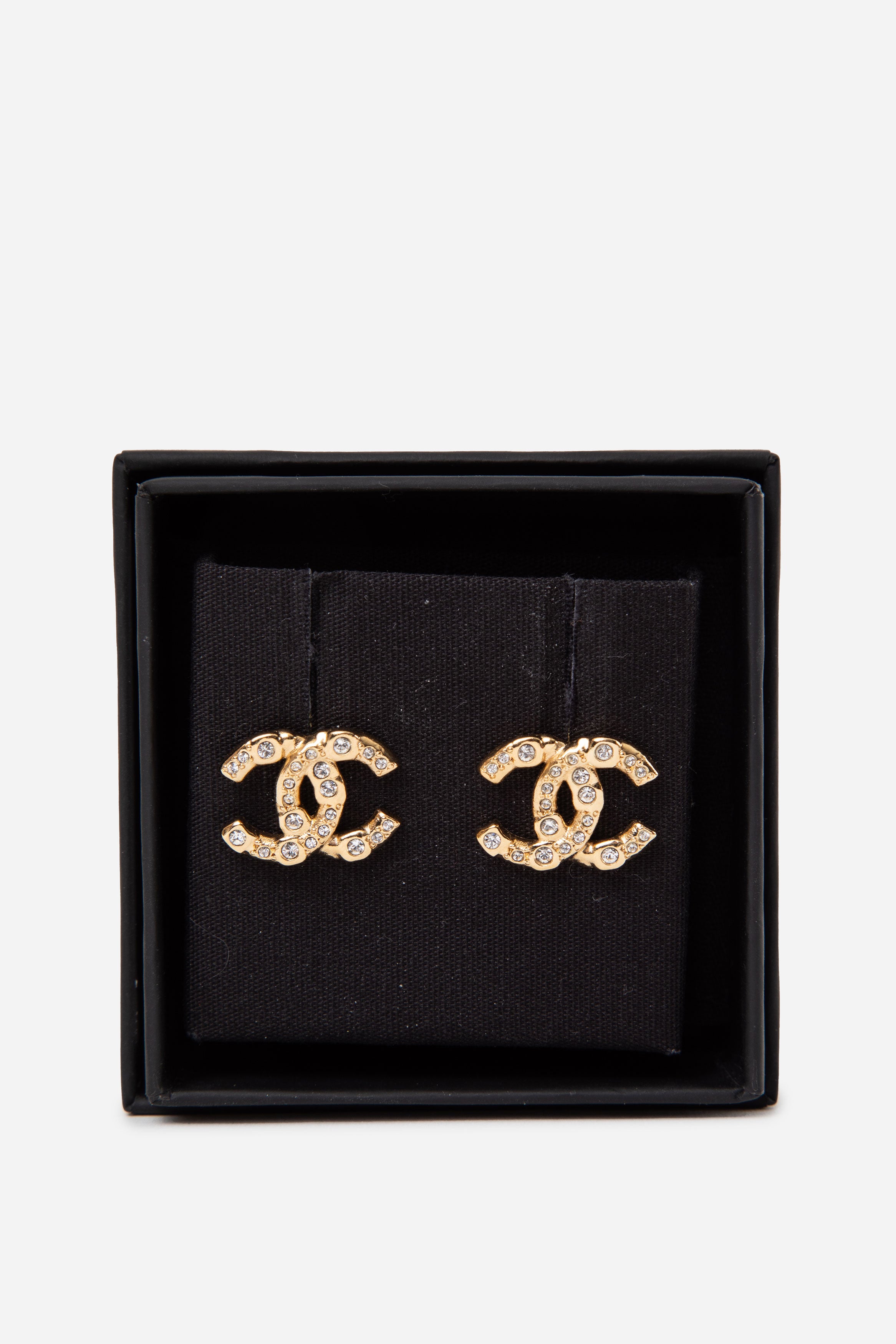 Pre-Owned Chanel 2024 CC Rhinestone Gold Tone Earrings