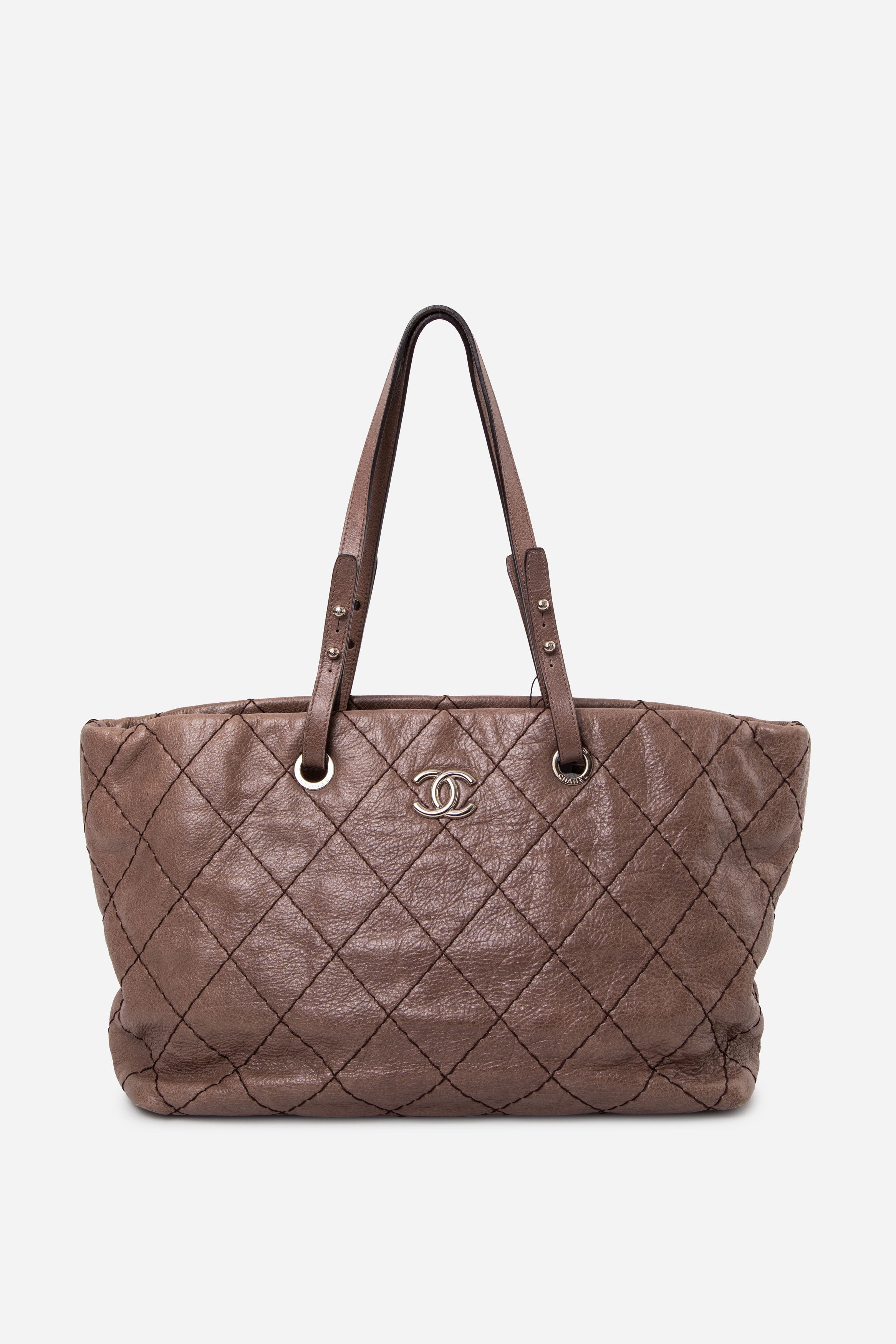 Pre-Owned Chanel 2009-2010 Brown Calfskin On The Road Tote Bag