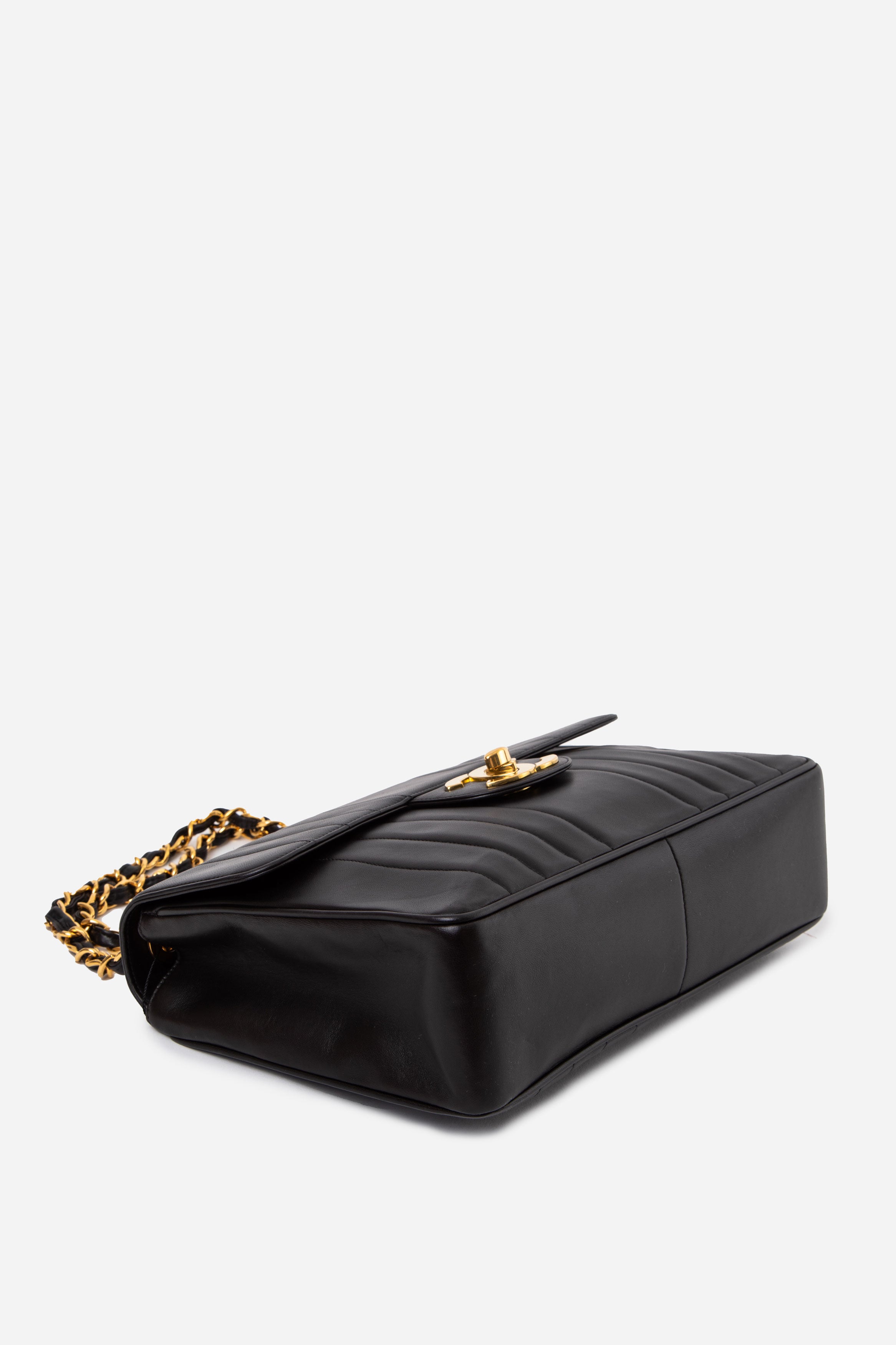 Pre-Owned Chanel 1994-1996 Black Lambskin Vertical Jumbo Flap Bag