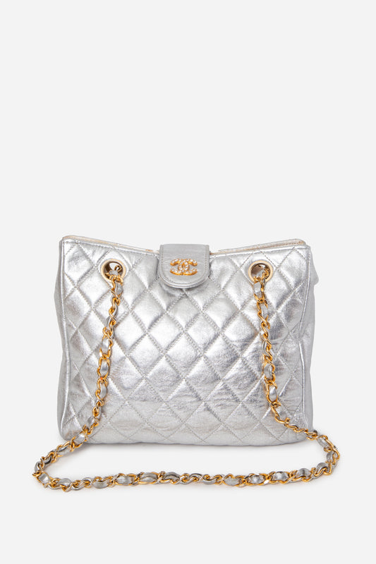 Pre-Owned Chanel 1986–1988 Silver Lambskin Quilted Shoulder Bag