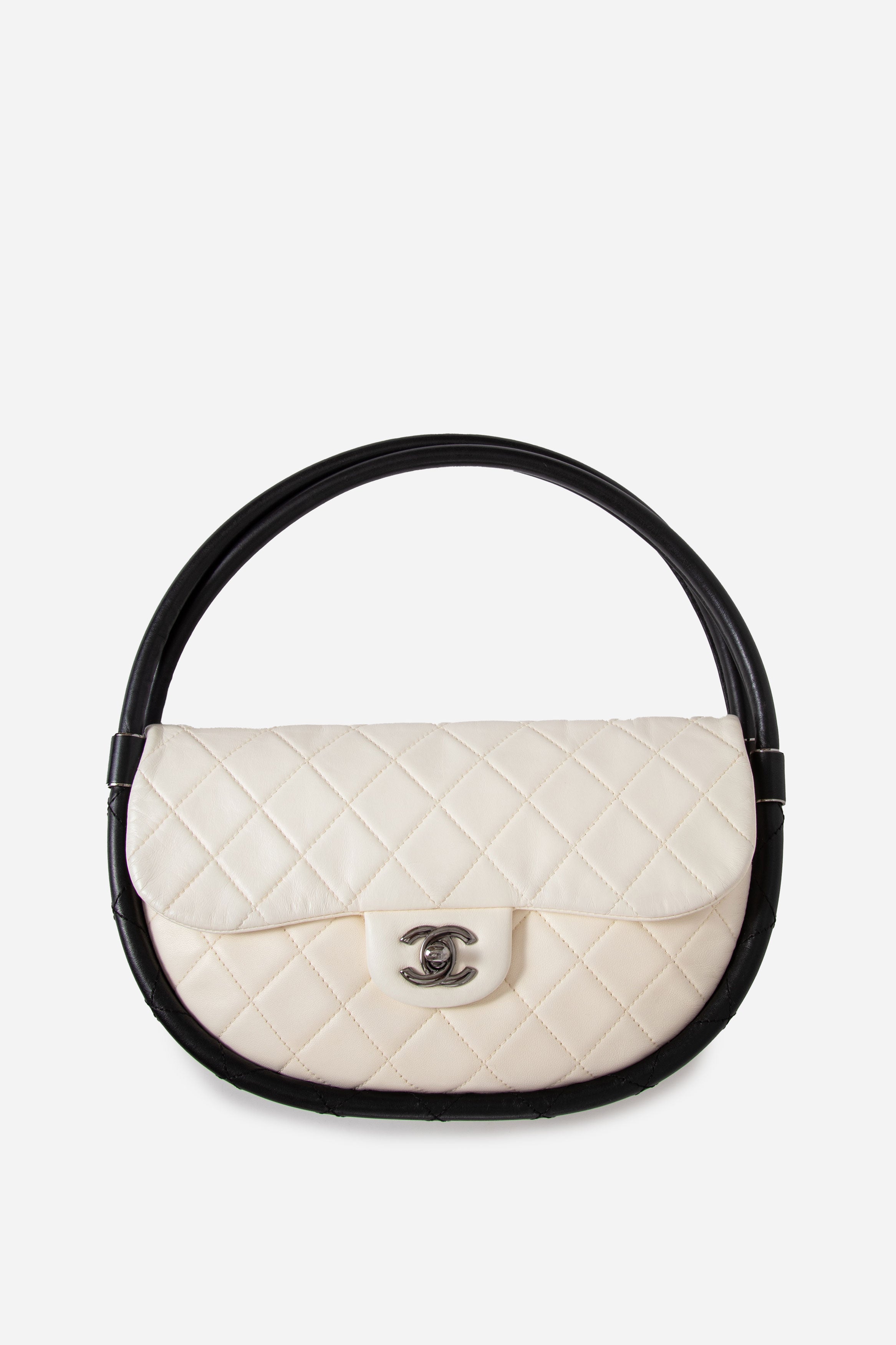 Pre-Owned CHANEL 2013-2014 White Lambskin/Calfskin Hula Hoop Bag