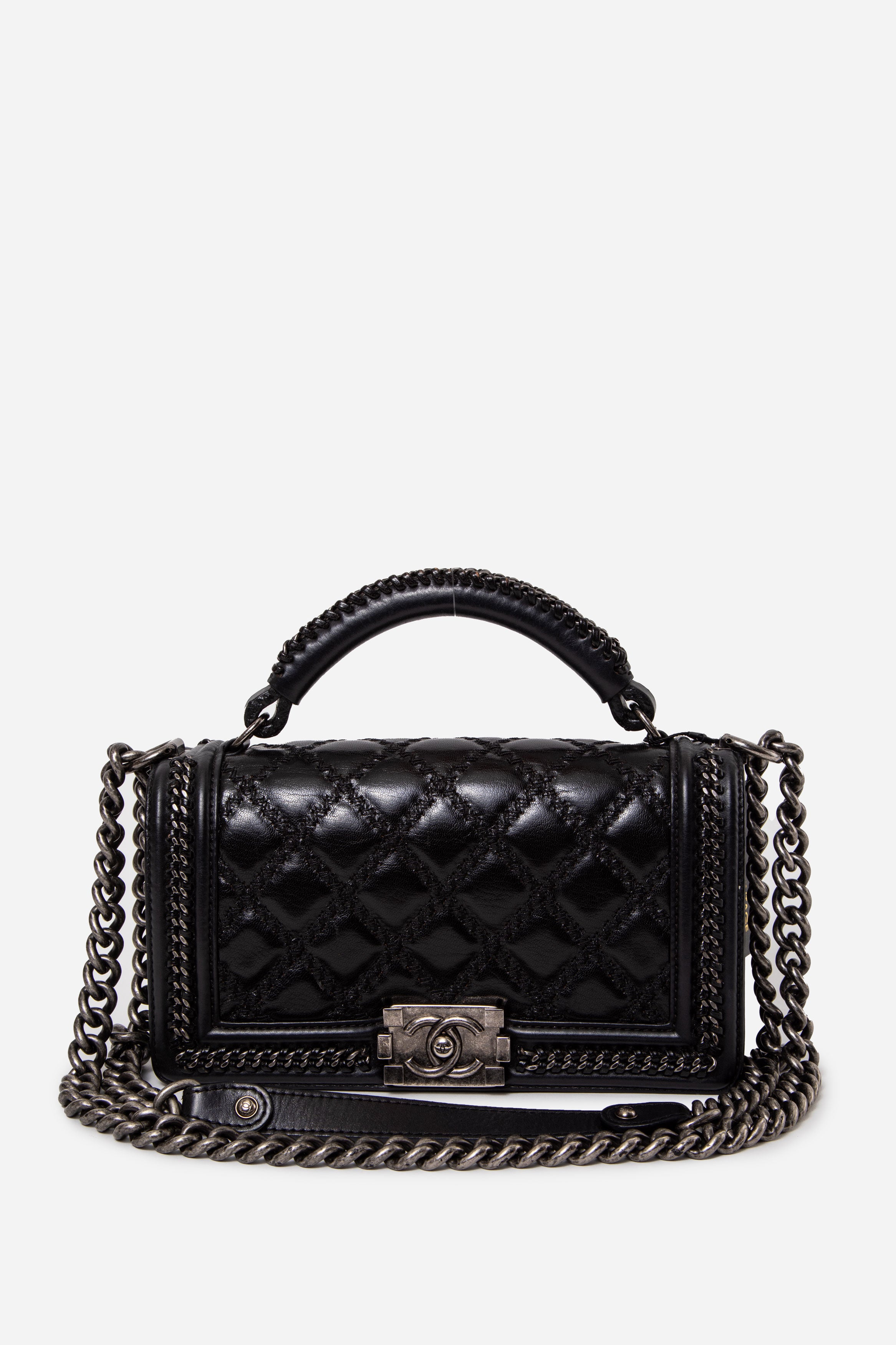 Pre-Owned Chanel Black Medium Boy Flap Bag with Handle