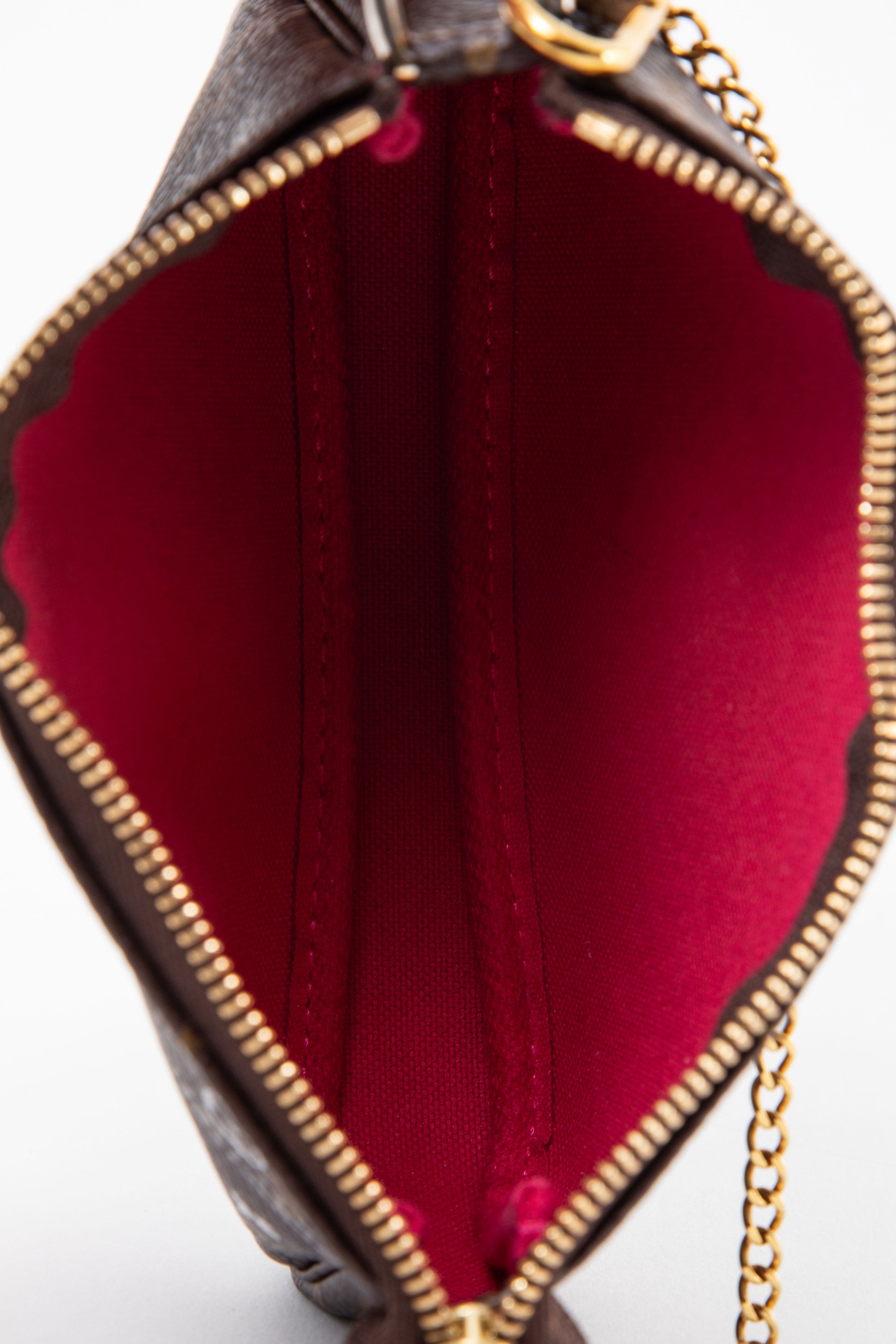 LOUIS VUITTON モノグラム ケース 2019年 クリスマス Louis Vuitton Monogram 2019 Christmas Animation Mini Courchevel Pochet
