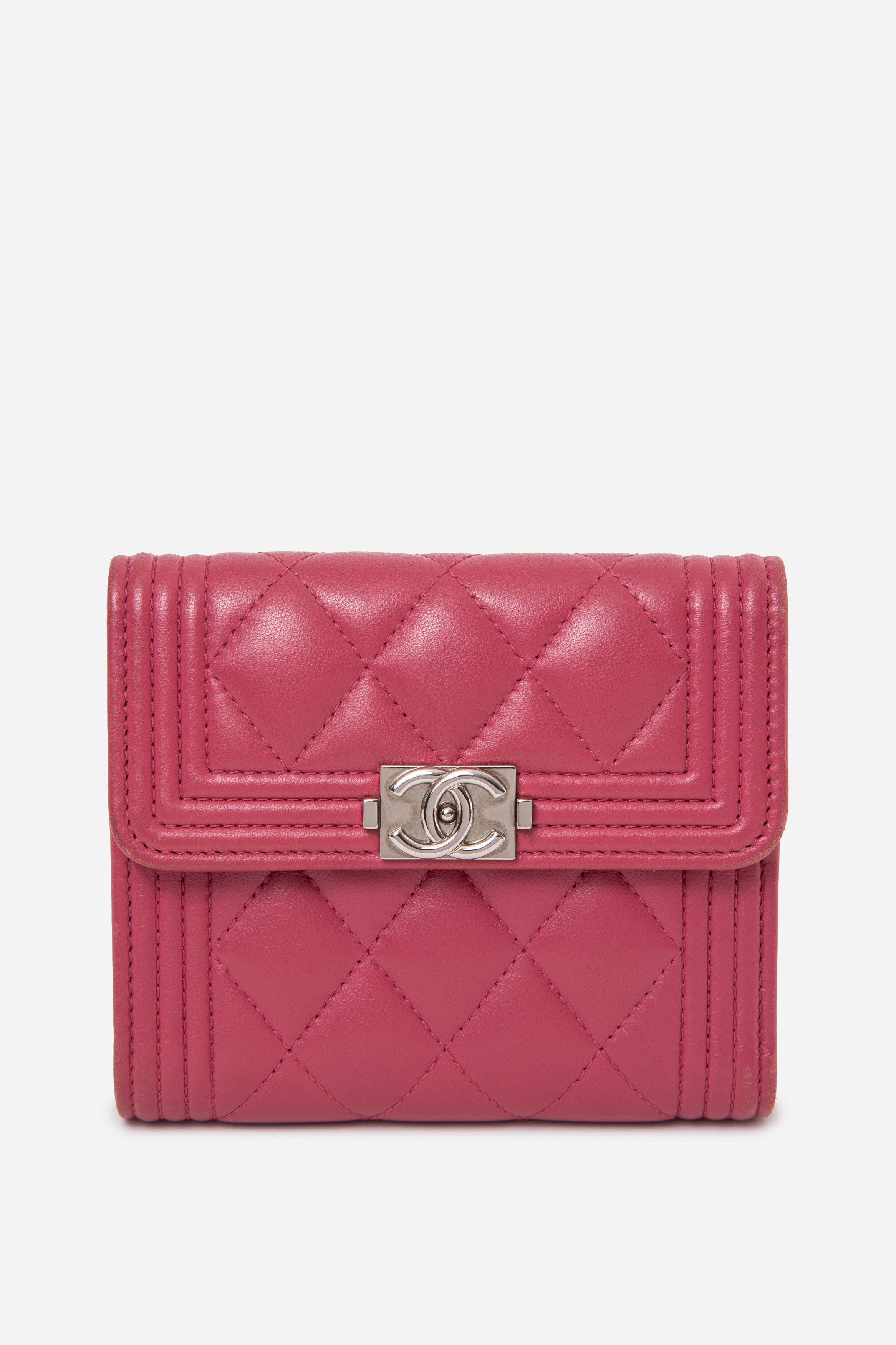 Pre-Owned Chanel Pink Lambskin Quilted Compact Boy Wallet