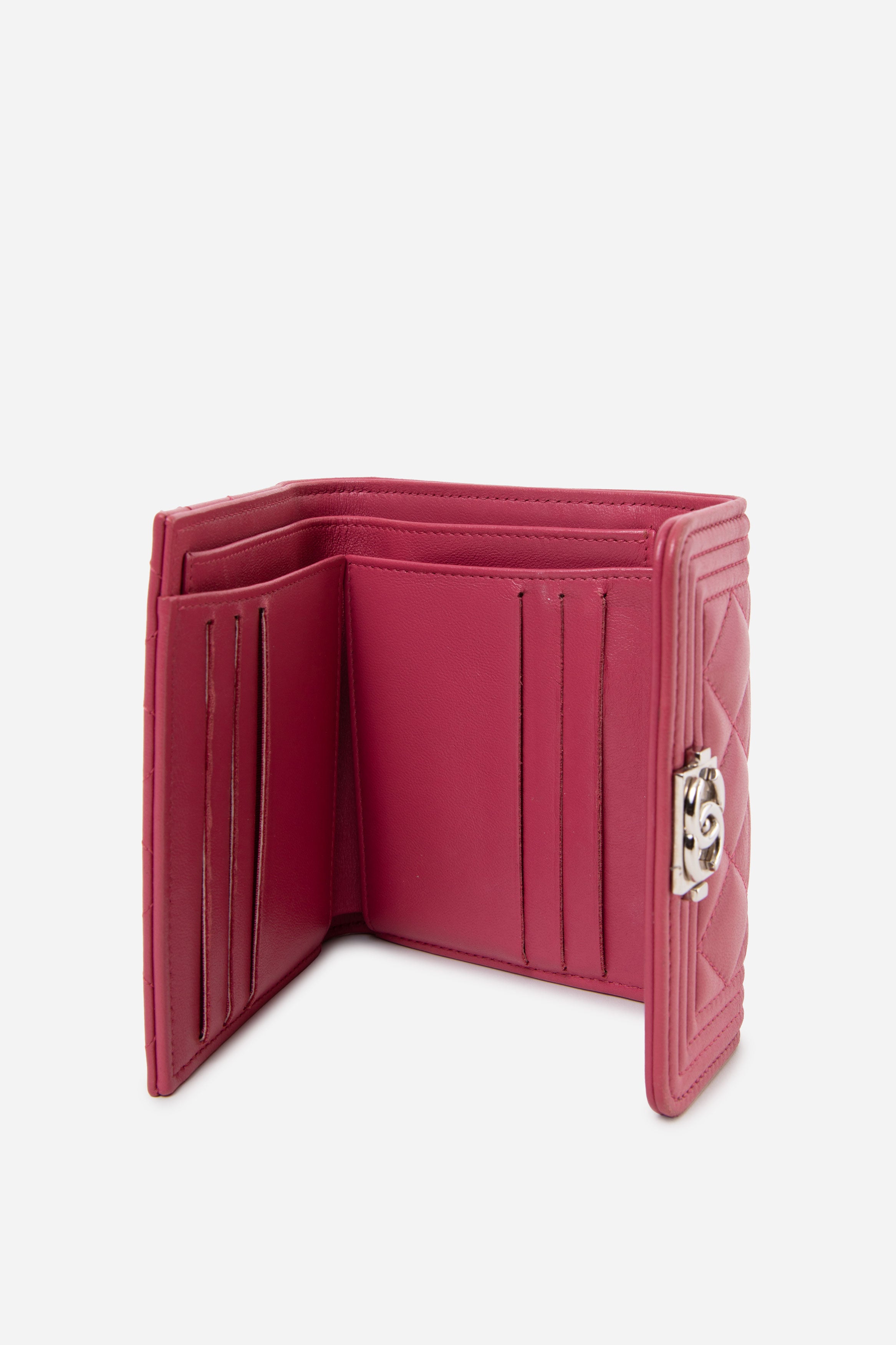 Pre-Owned Chanel Pink Lambskin Quilted Compact Boy Wallet