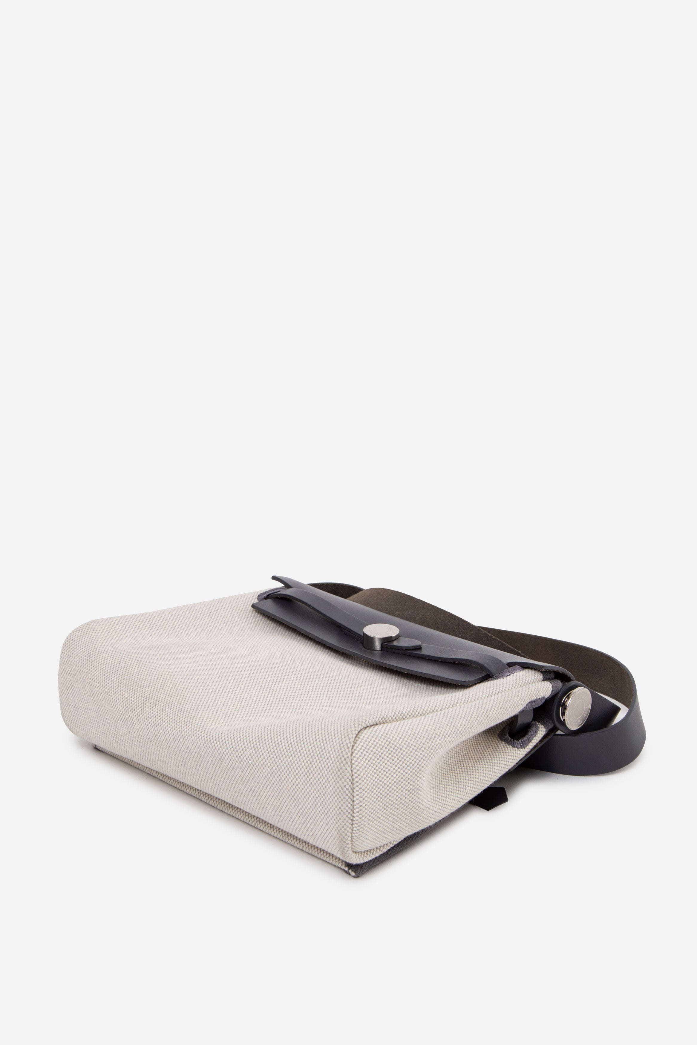Hermes 2024 Mini Herbag Zip 20 Ecru Ardoise Vache Hunter