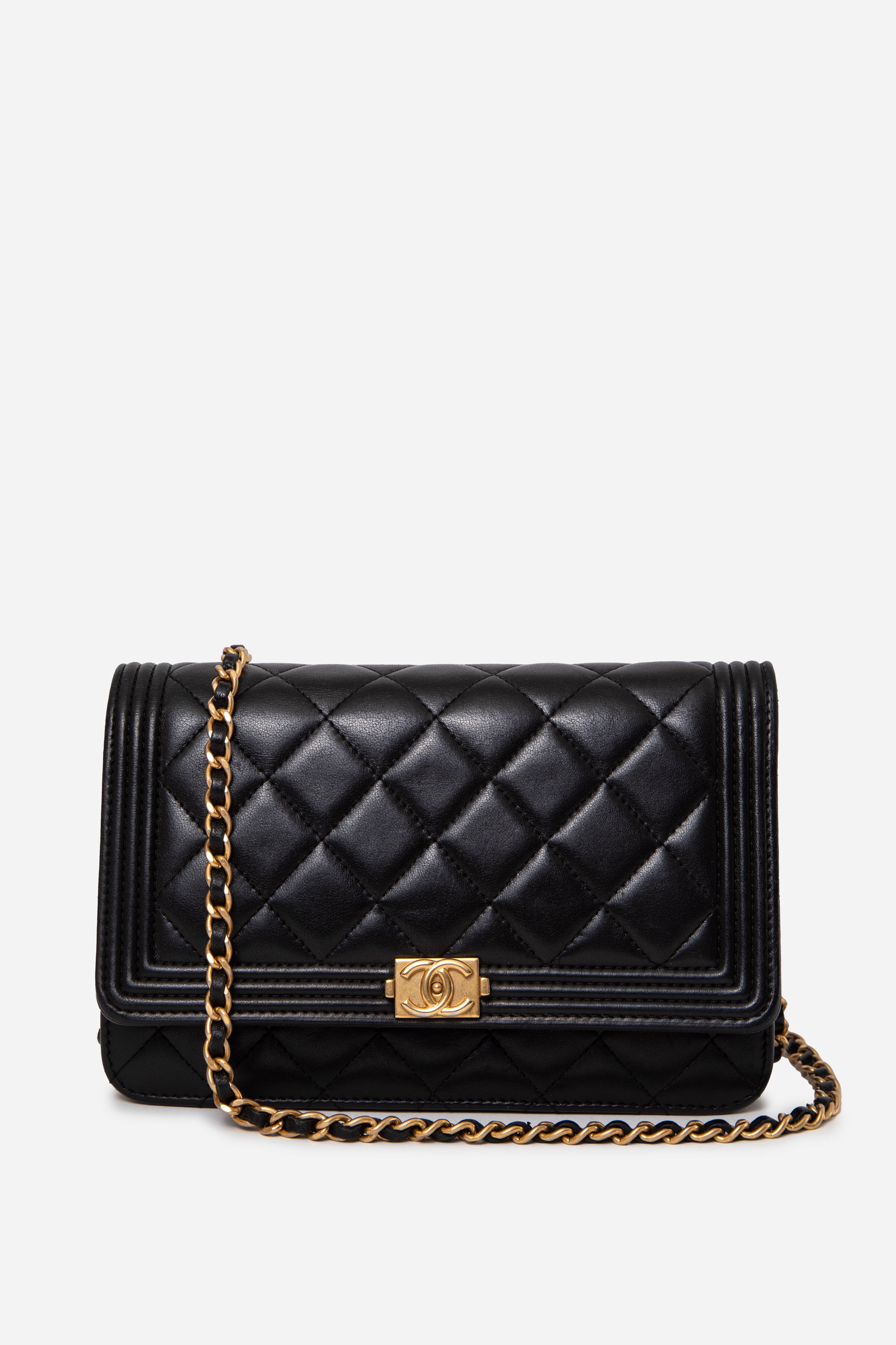 Pre-Owned Chanel 2015-2016 Lambskin Boy Wallet On Chain Black