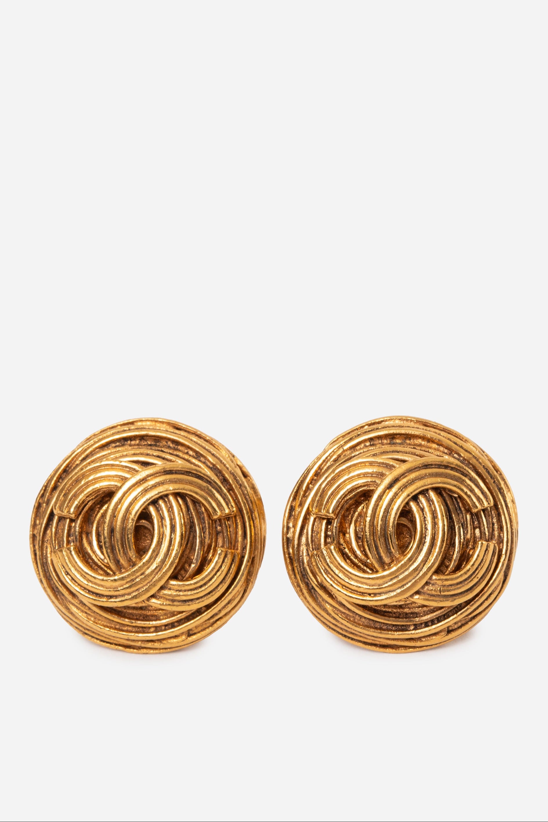 Pre-owned Chanel 1994 CC Button Earrings