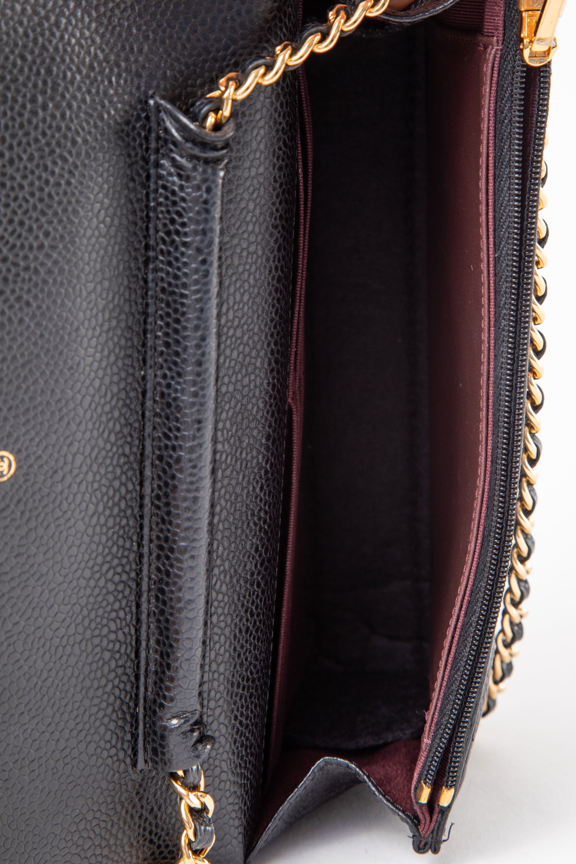 Pre-Owned Chanel Black 2019 Caviar Wallet On Chain