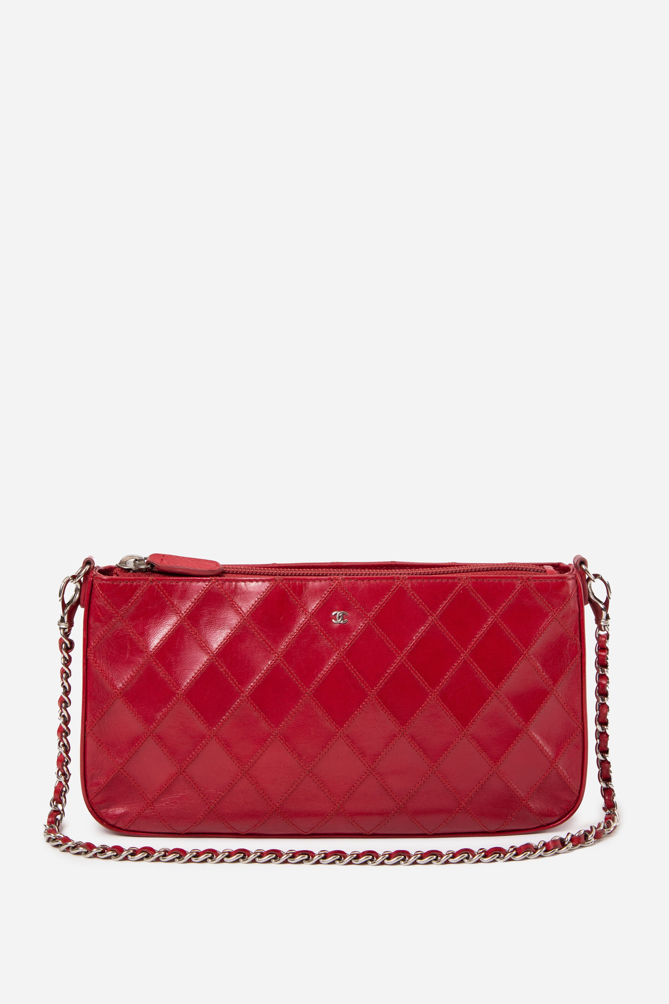 Pre-Owned Chanel 2010 Red Quilted Pochette Chain Shoulder Bag