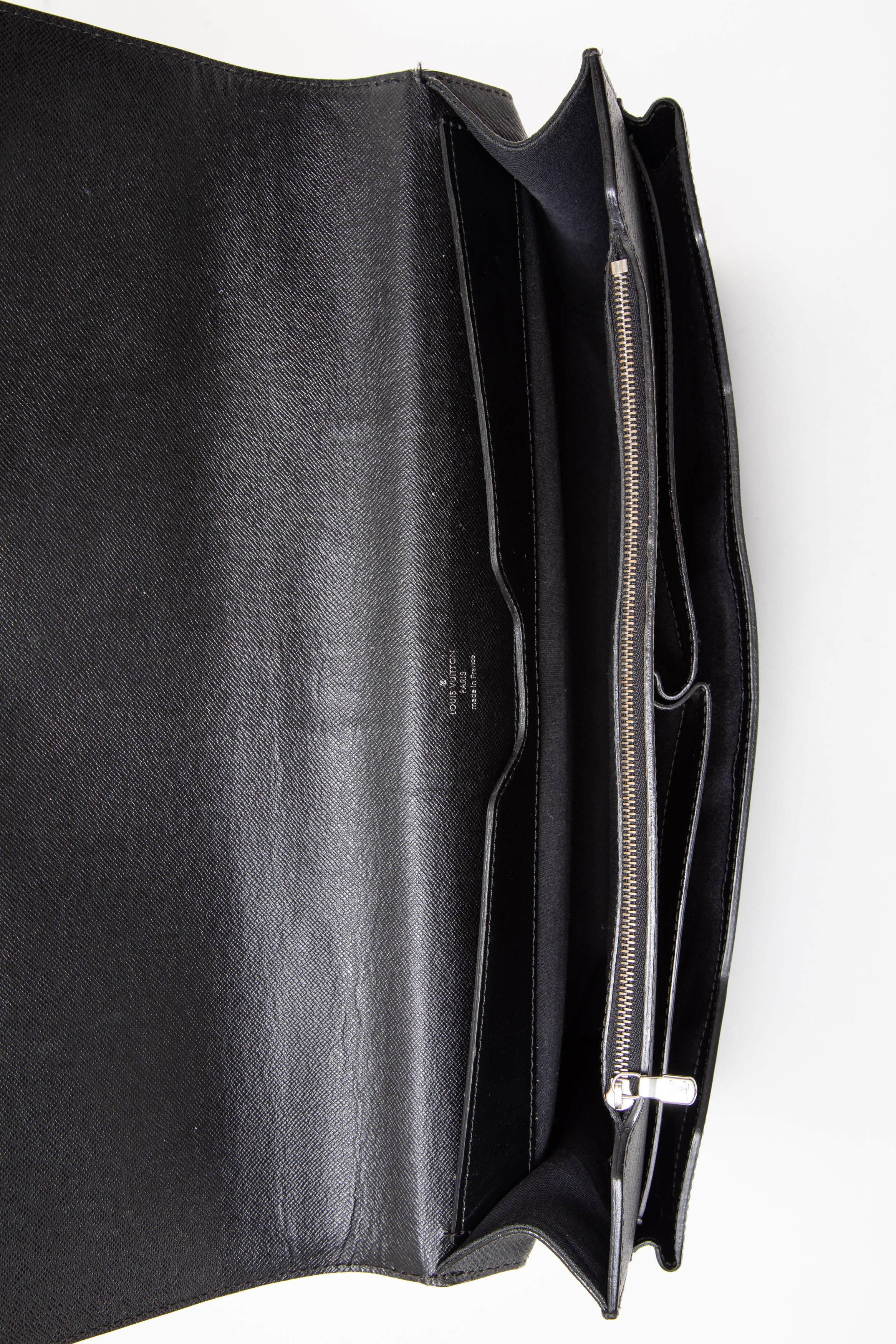 Louis Vuitton 2008 Taiga Neo Robusto 2 Compartment Briefcase