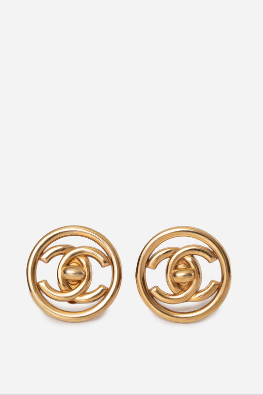 Pre-Owned Chanel 1997 Button TurnLock Clip-On