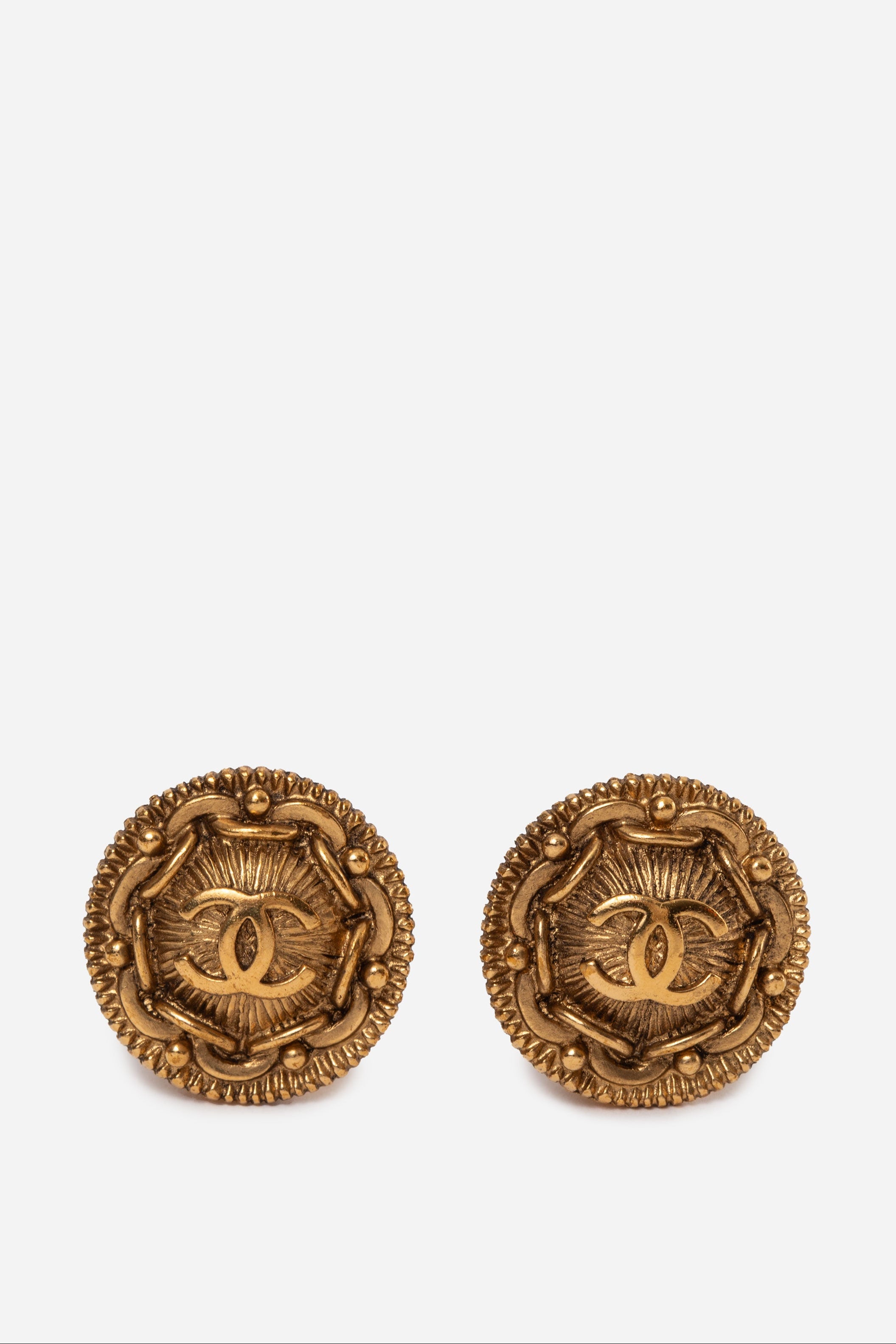 Pre-Owned Chanel CC Logo Clip-on Earrings