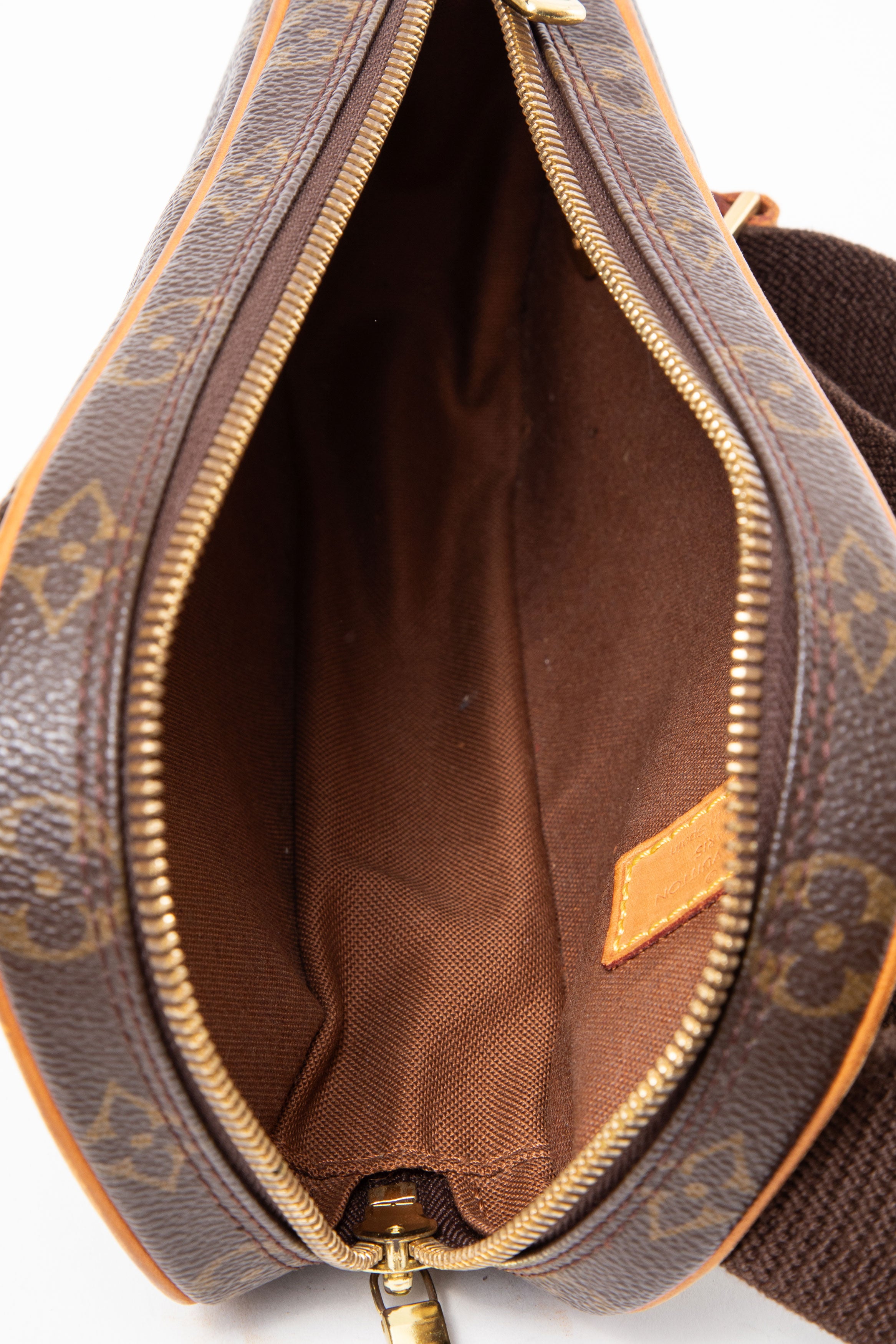 Louis Vuitton 2002 Monogram Pochette Gange Bag