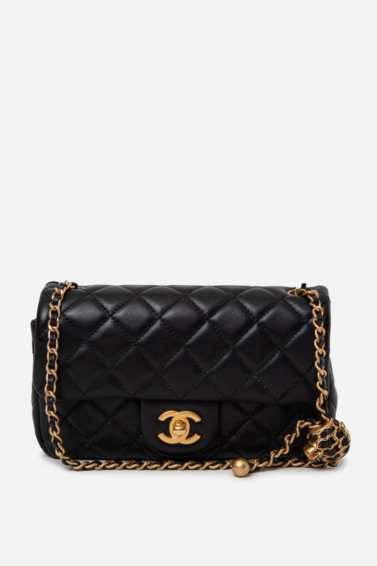 Pre-Owned CHANEL 2022 Lambskin Quilted CC Leather Pearl Crush Mini Rectangular Flap Black