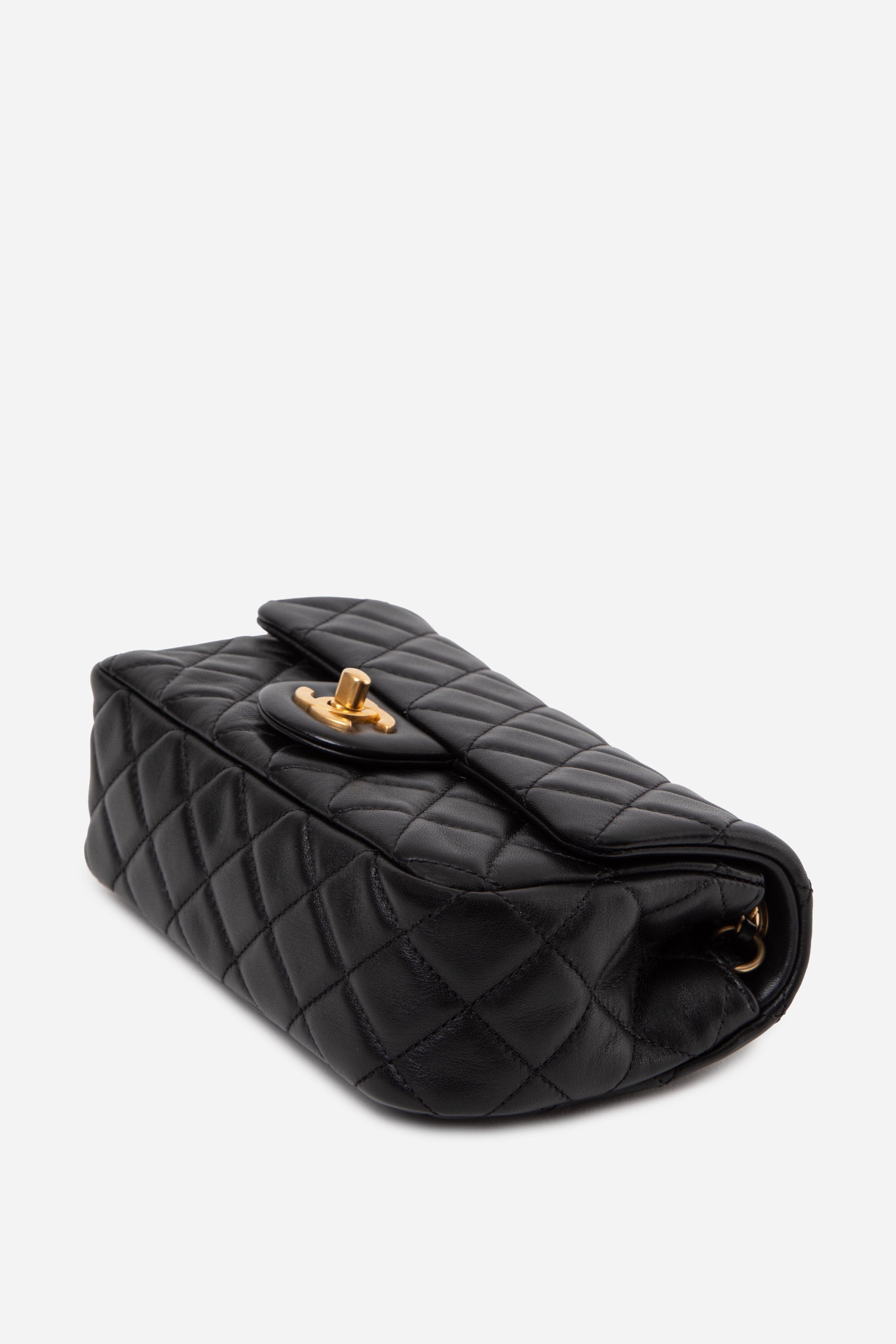 Pre-Owned CHANEL 2022 Lambskin Quilted CC Leather Pearl Crush Mini Rectangular Flap Black