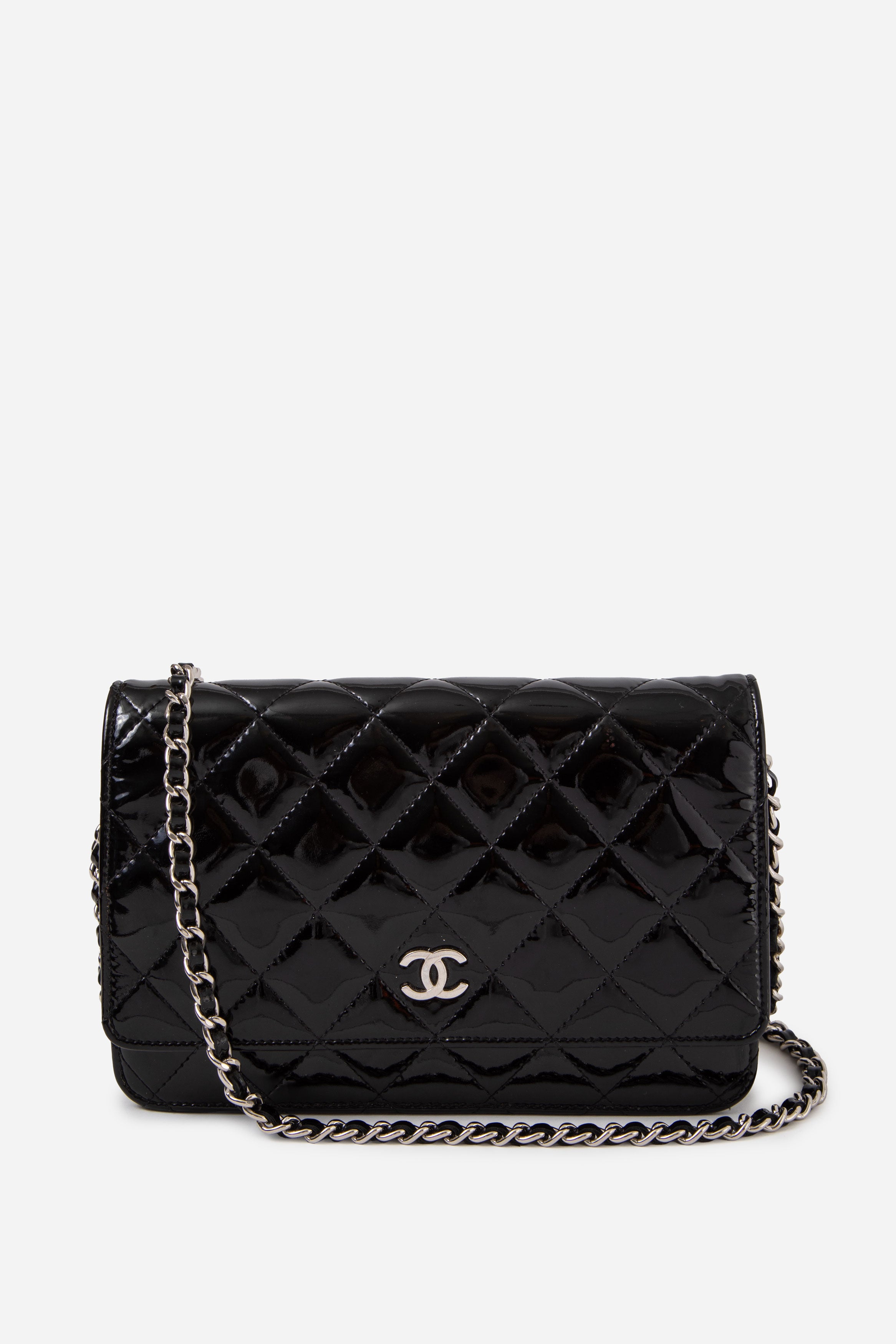 Pre-Owned CHANEL 2011 Black Patent Classic Wallet On Chain
