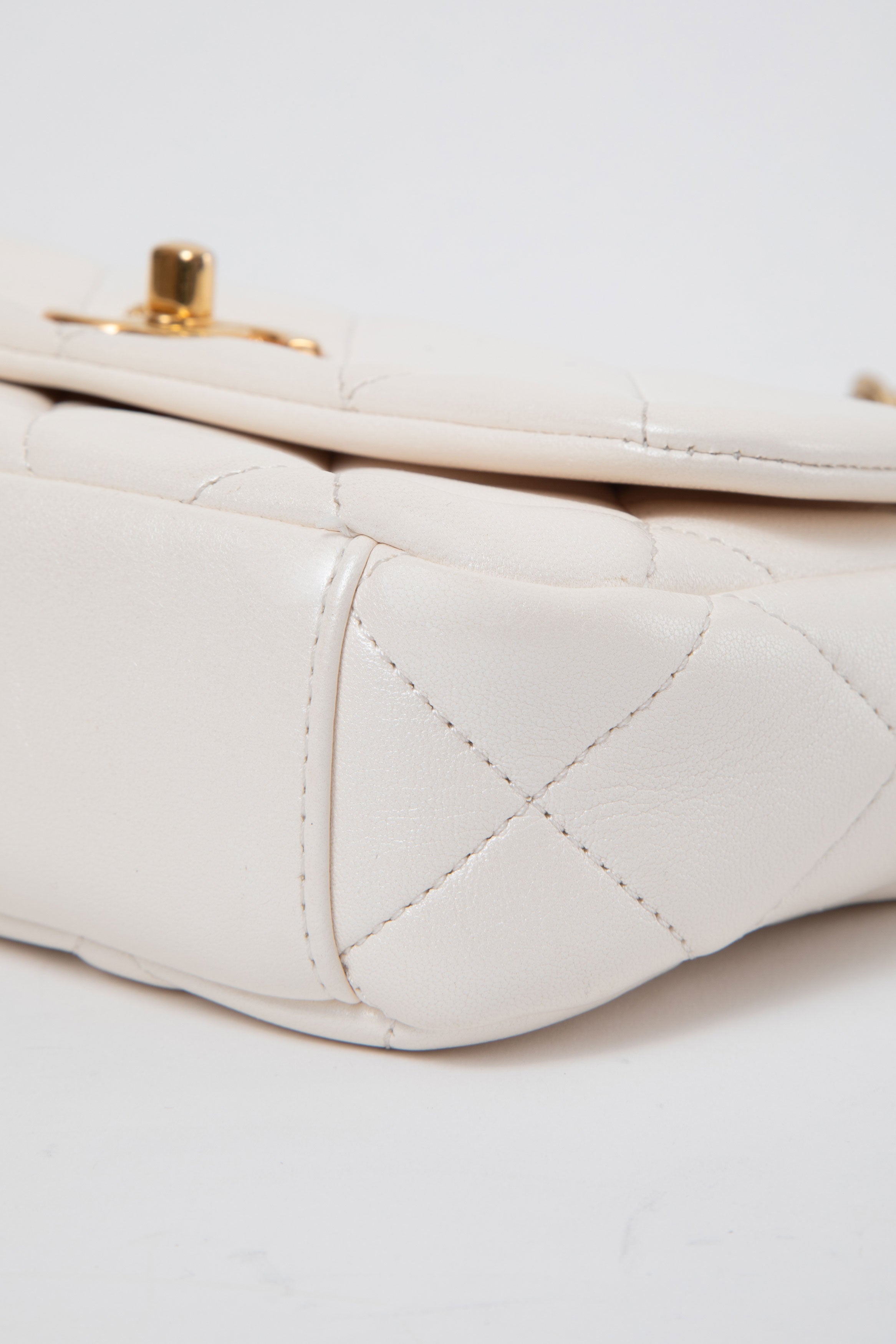 Pre-Owned Chanel 2024 Lambskin Quilted Logo Chain Mini Flap Bag