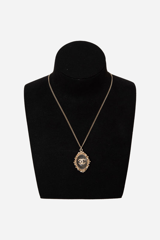 Pre-Owned Chanel 2013 Gold Baroque-Style CC Logo Pendant Necklace