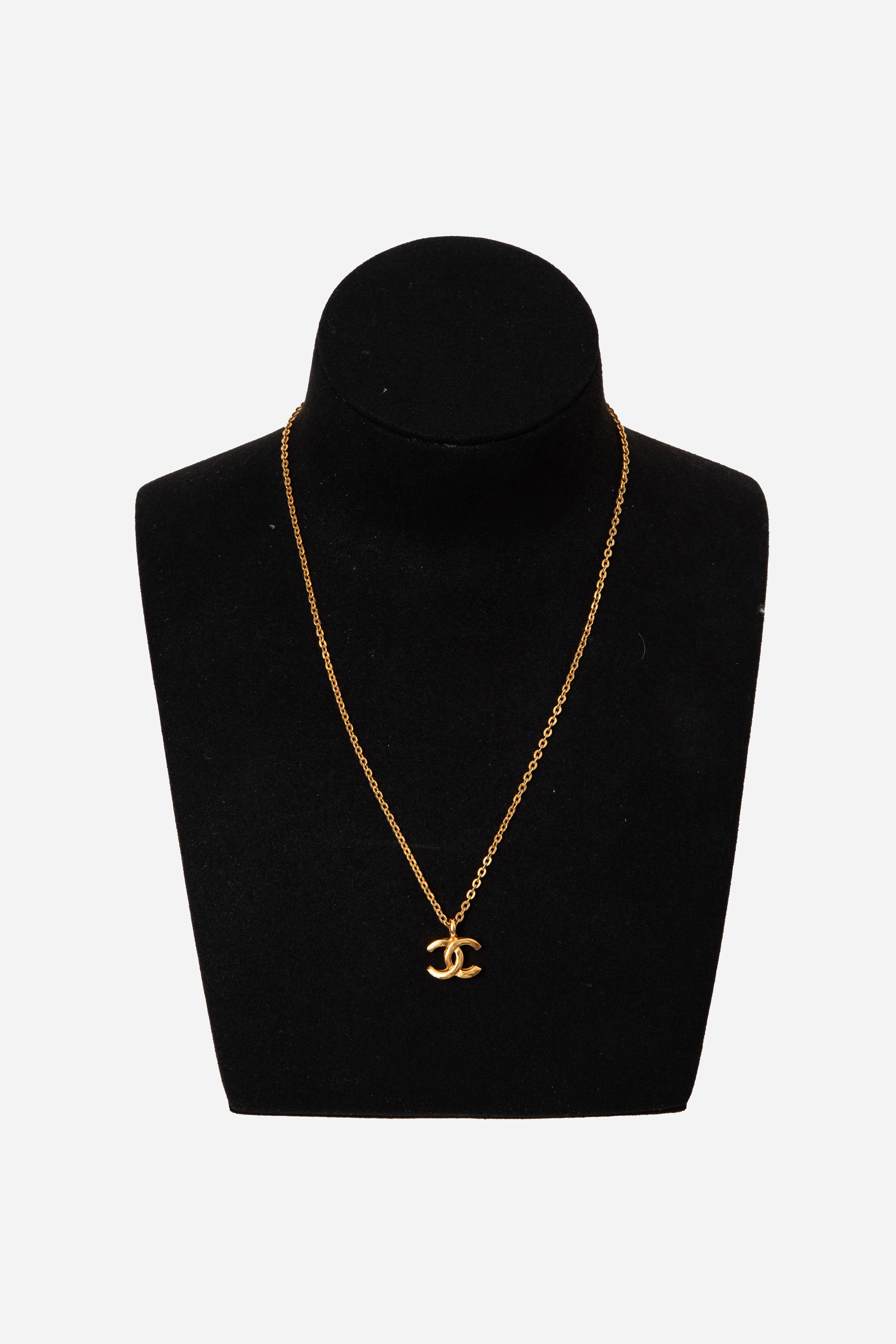 Pre-Owned Chanel CC Gold-Tone Necklace