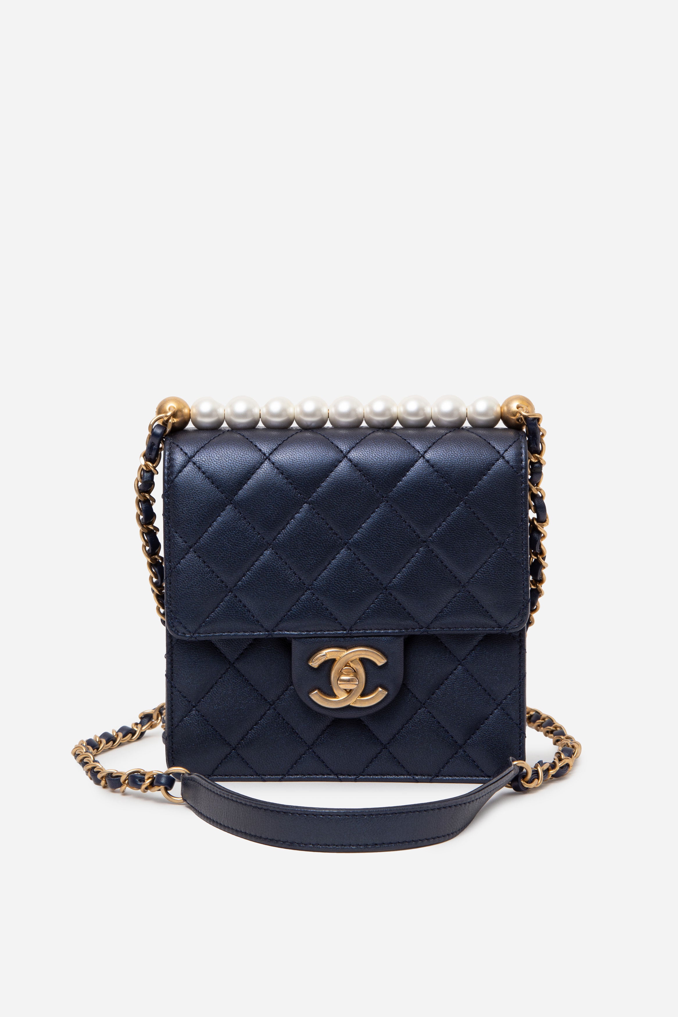 Pre-Owned Chanel 2019 Navy Lambskin Samll Pearl Flap Crossbody Bag