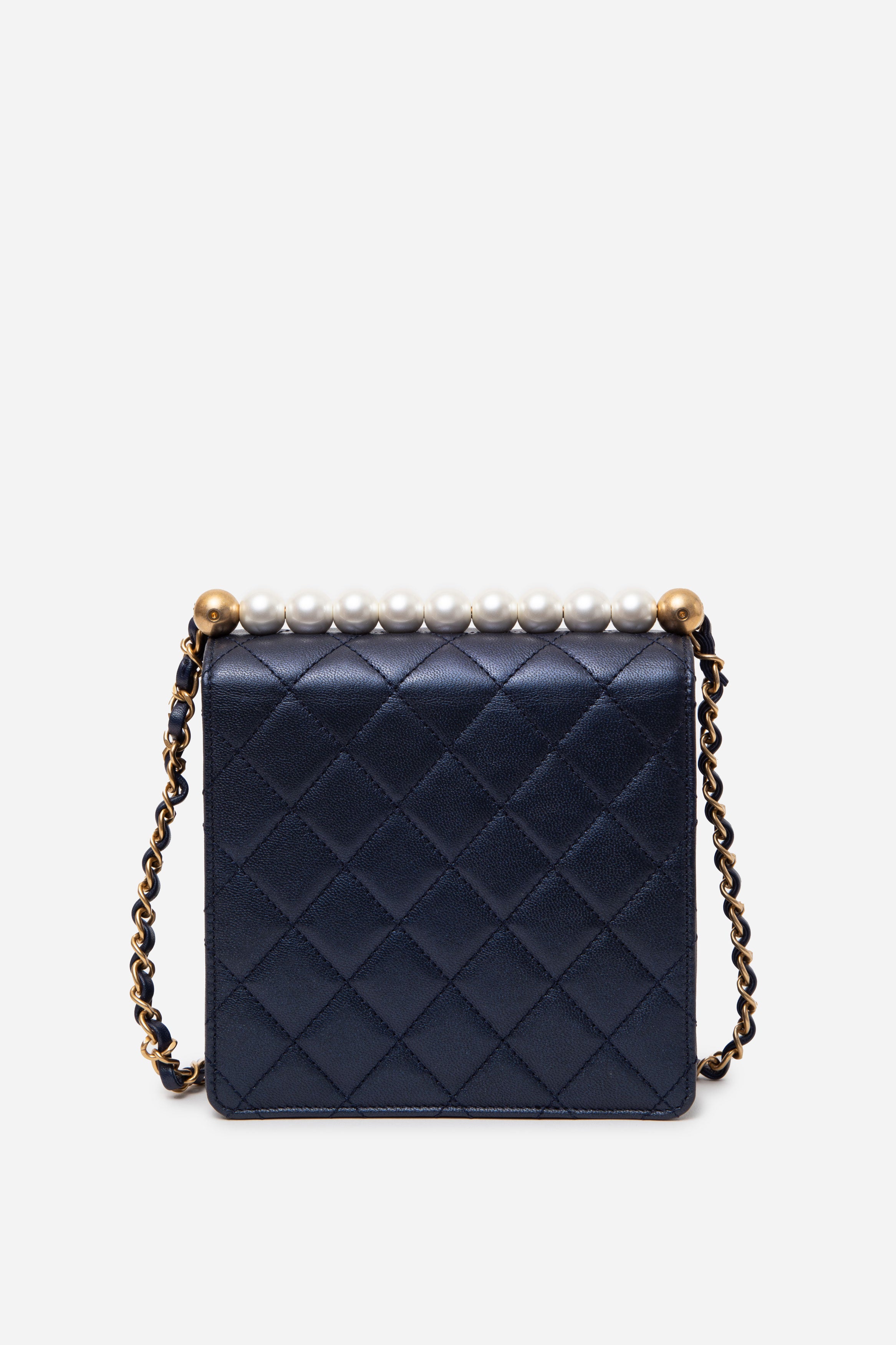 Pre-Owned Chanel 2019 Navy Lambskin Samll Pearl Flap Crossbody Bag