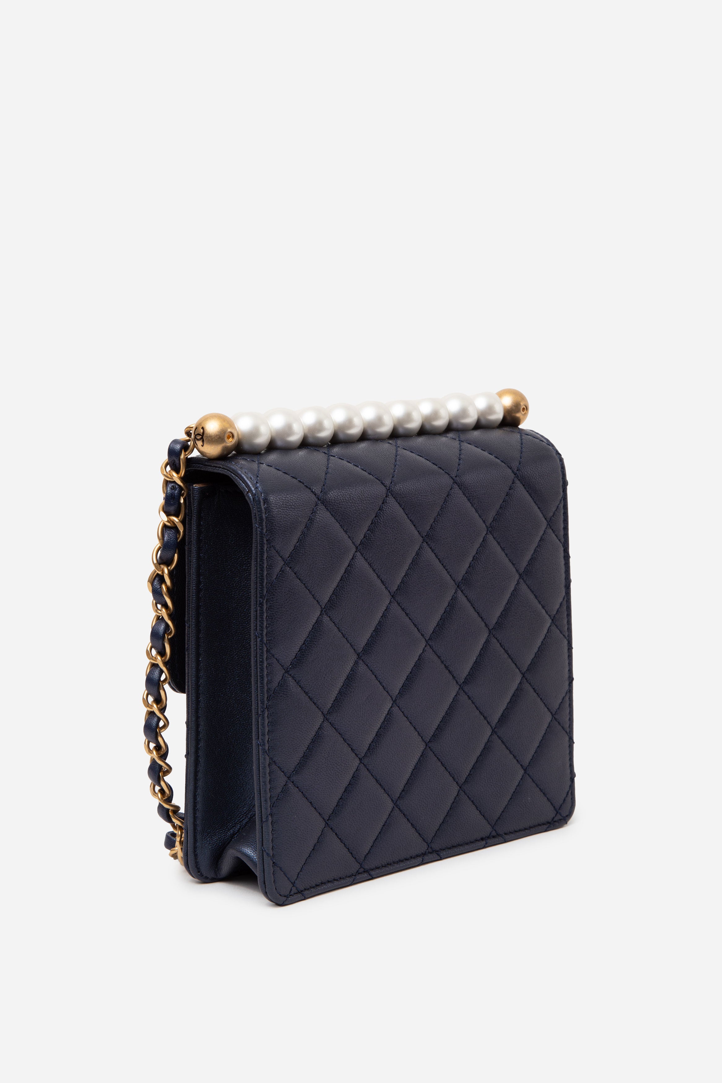 Pre-Owned Chanel 2019 Navy Lambskin Samll Pearl Flap Crossbody Bag