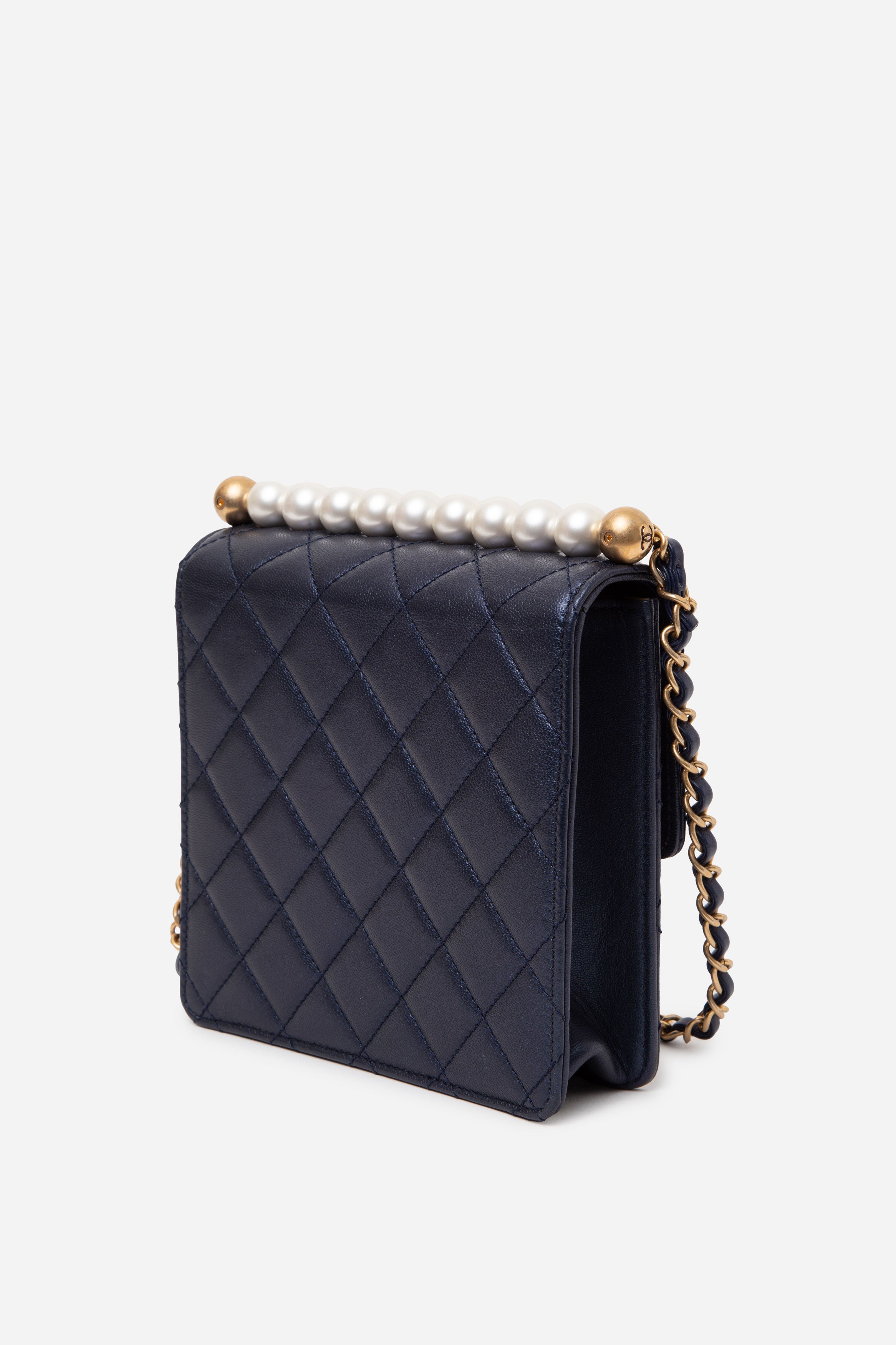 Pre-Owned Chanel 2019 Navy Lambskin Samll Pearl Flap Crossbody Bag