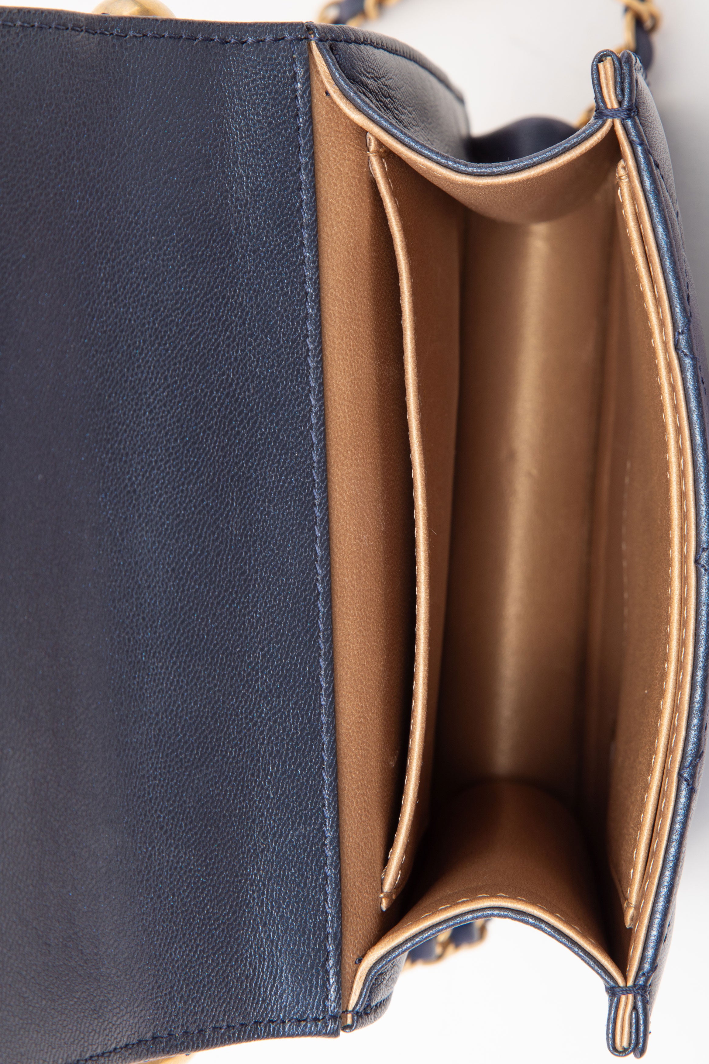 Pre-Owned Chanel 2019 Navy Lambskin Samll Pearl Flap Crossbody Bag