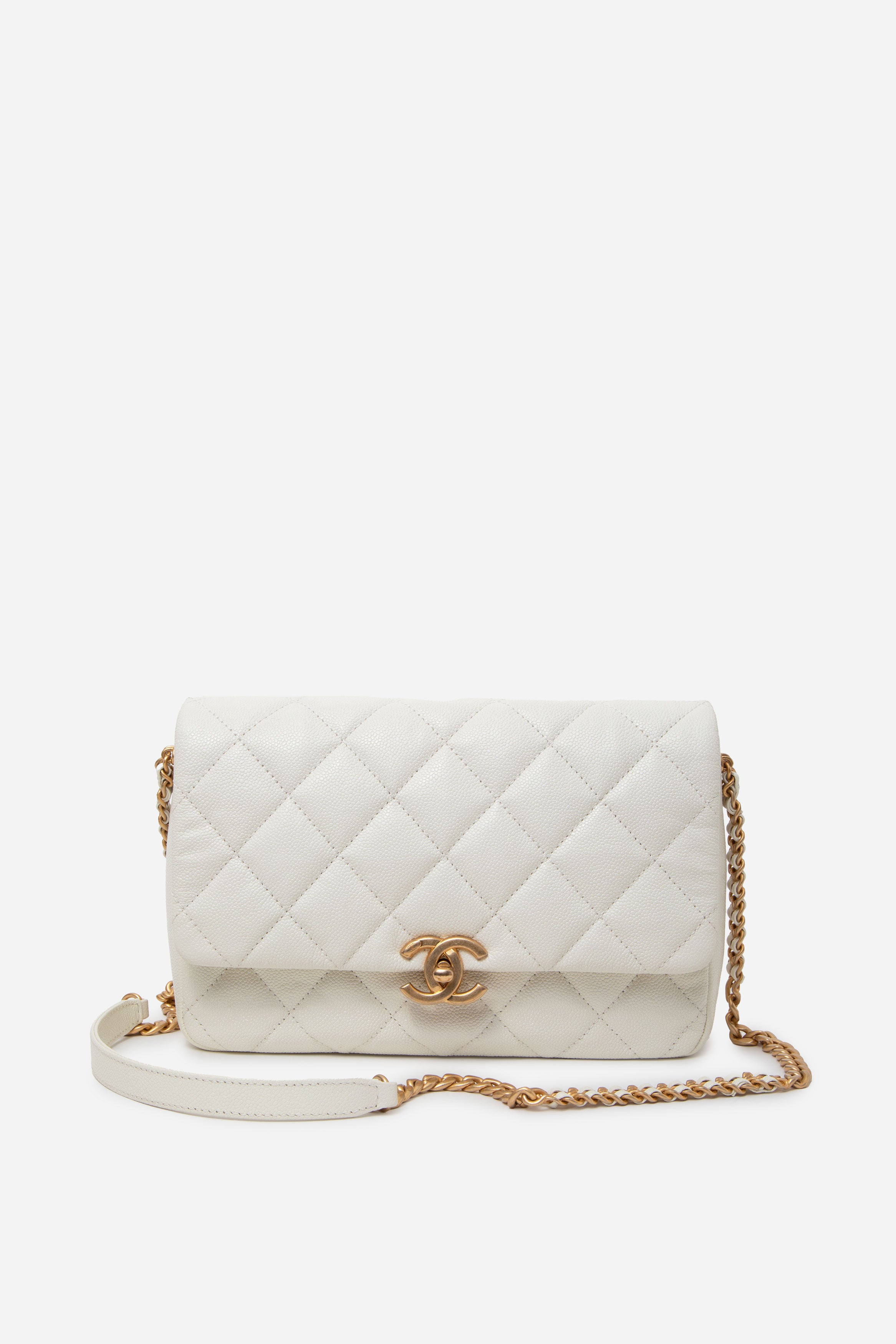 Pre-Owned Chanel White Caviar Quilted CC Flap Bag