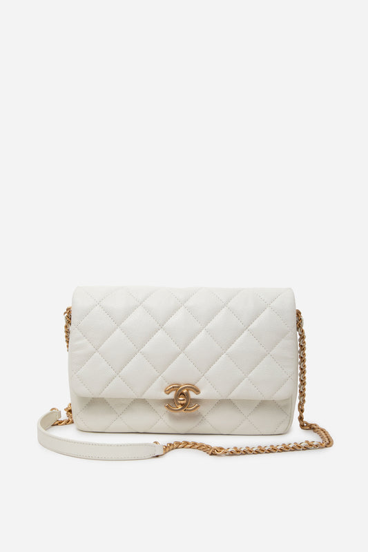 Pre-Owned Chanel White Caviar Quilted CC Flap Bag